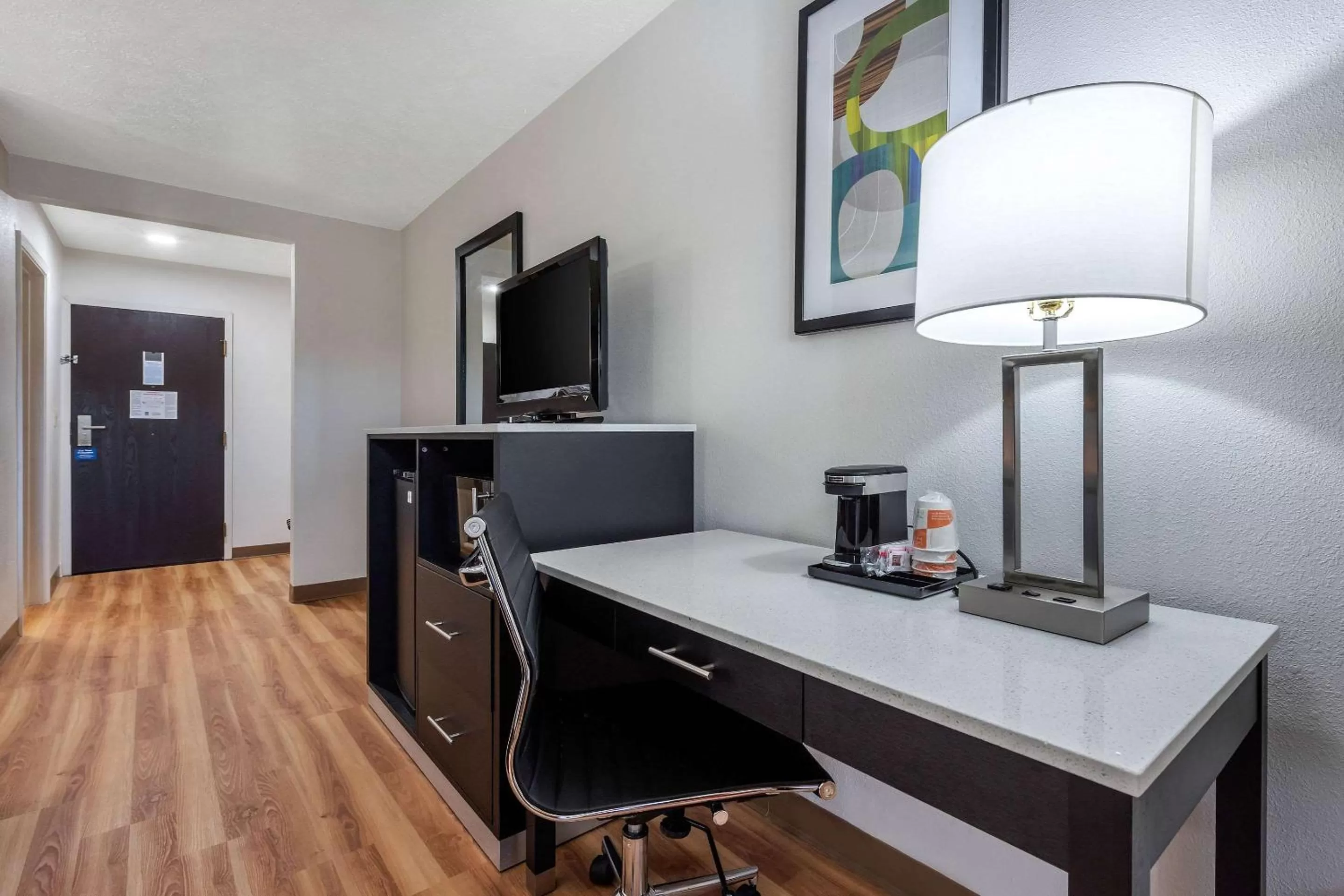 Photo of the whole room in Quality Inn Coraopolis