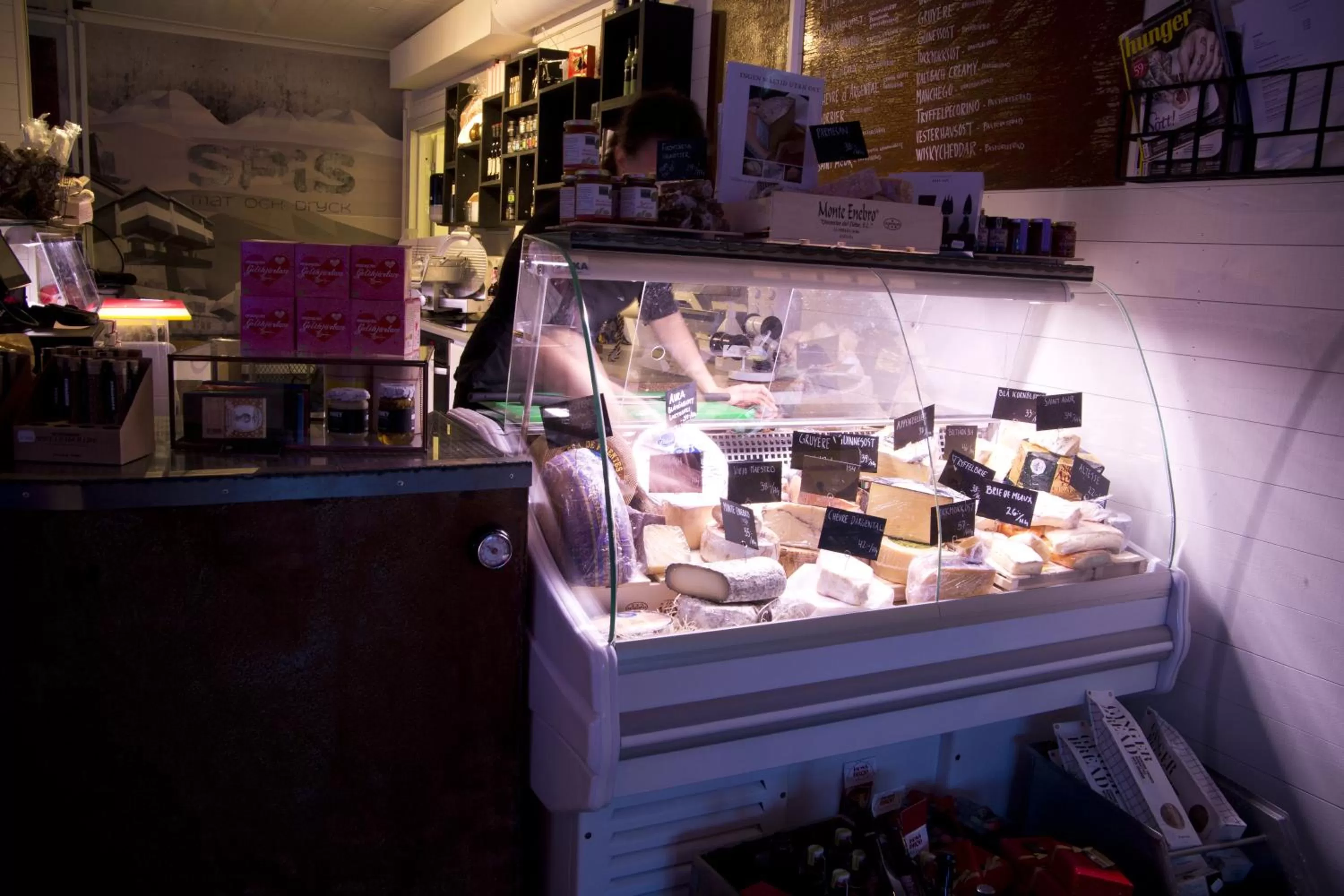 Restaurant/places to eat in SPiS Hotel & Hostel