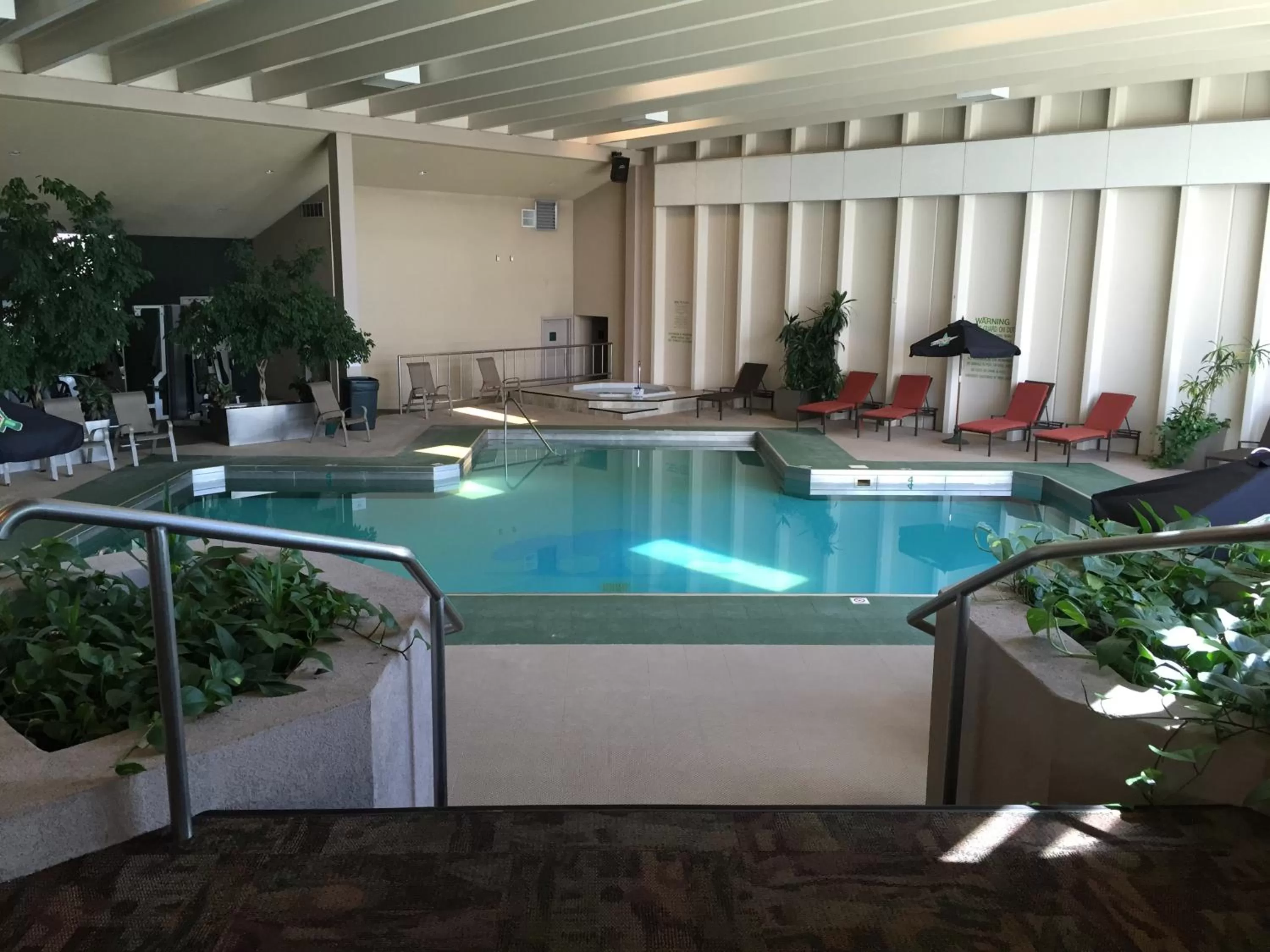 Swimming pool in Greenwell Inn