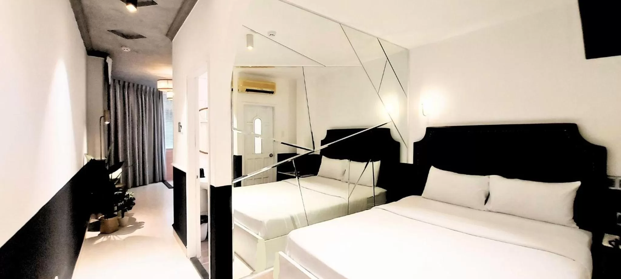 Photo of the whole room, Bed in A In Hotel Del Luna