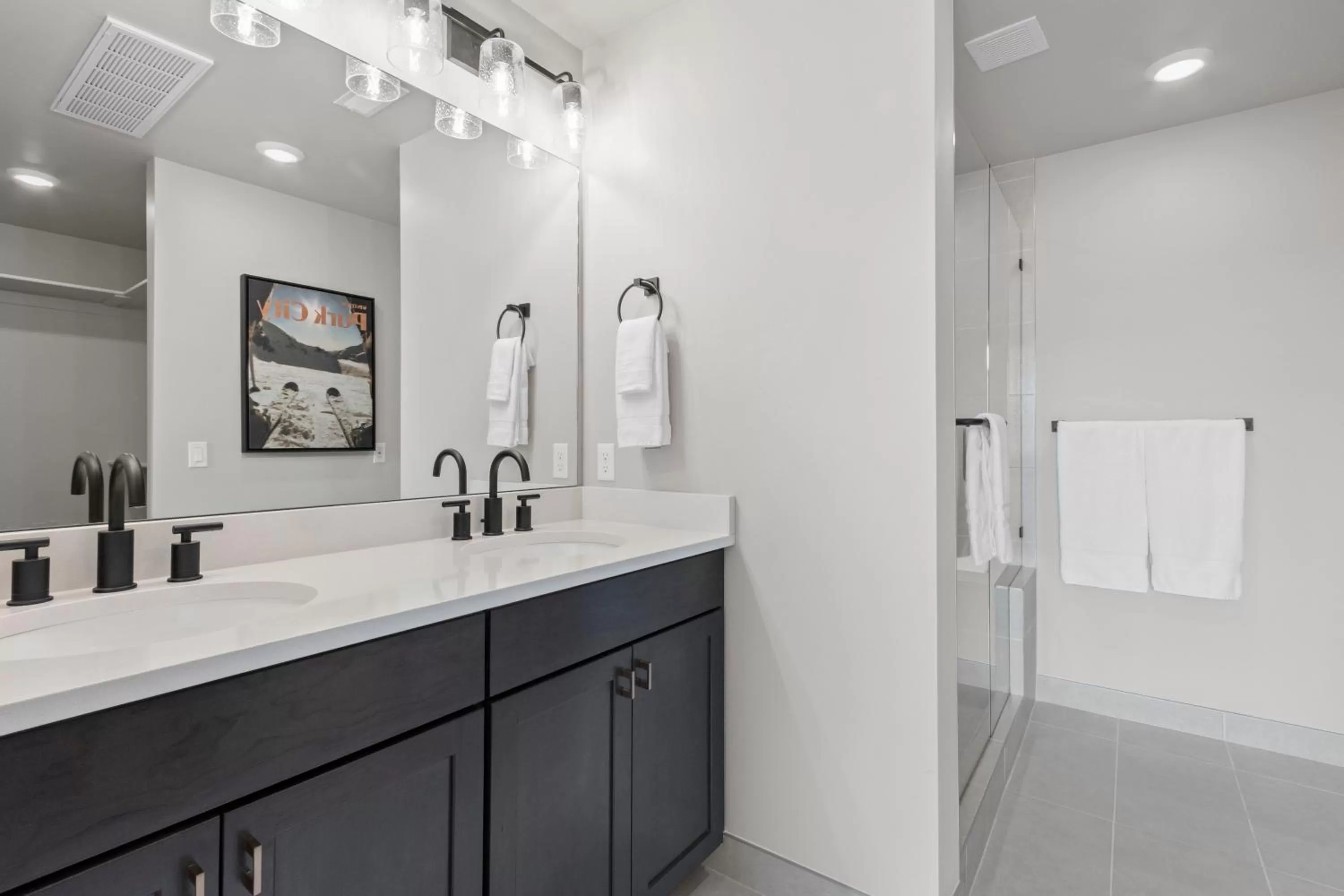 Deluxe One-Bedroom Apartment in Black Rock Mountain Resort