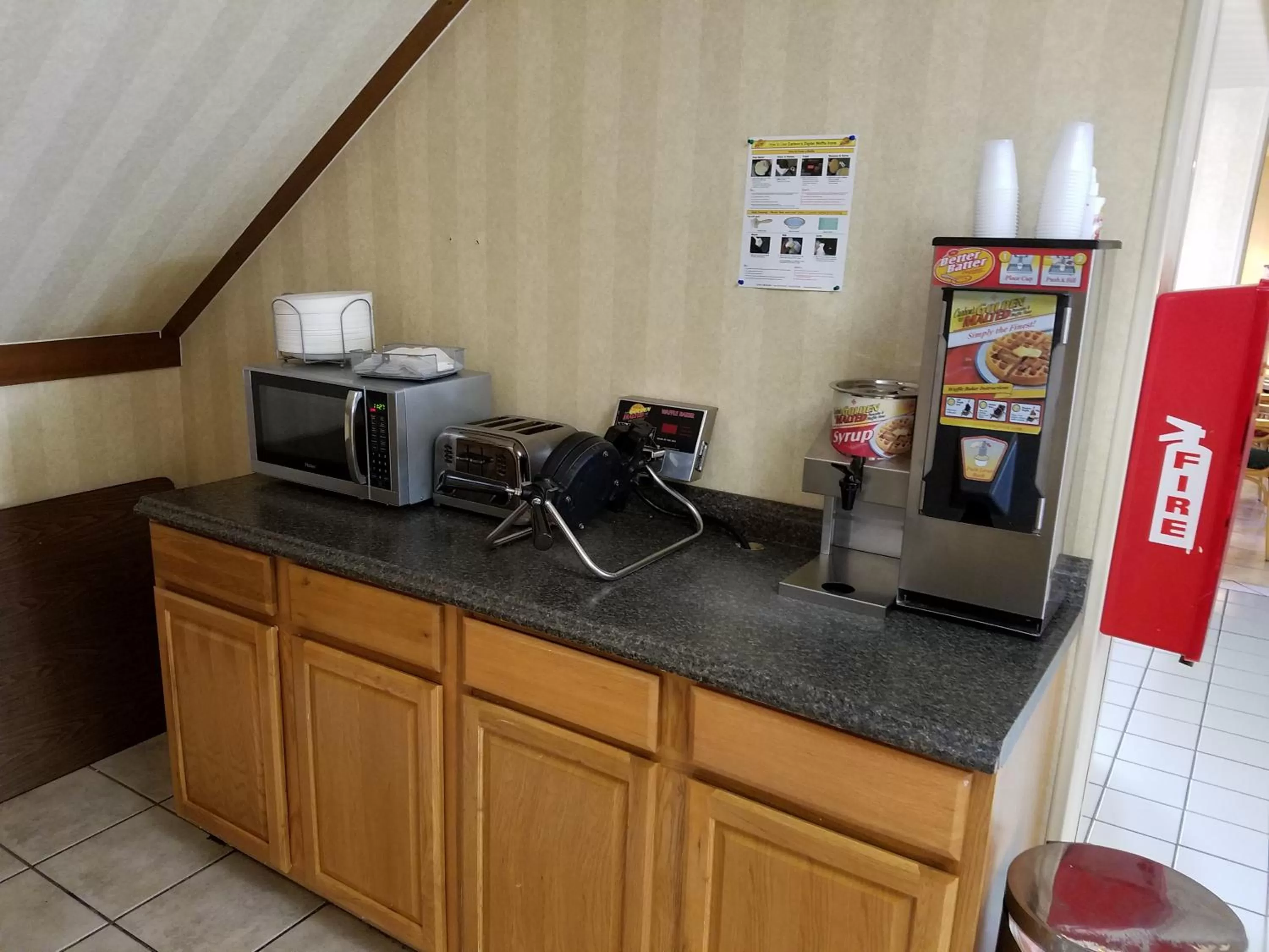 Continental breakfast in Super 8 by Wyndham Bentonville