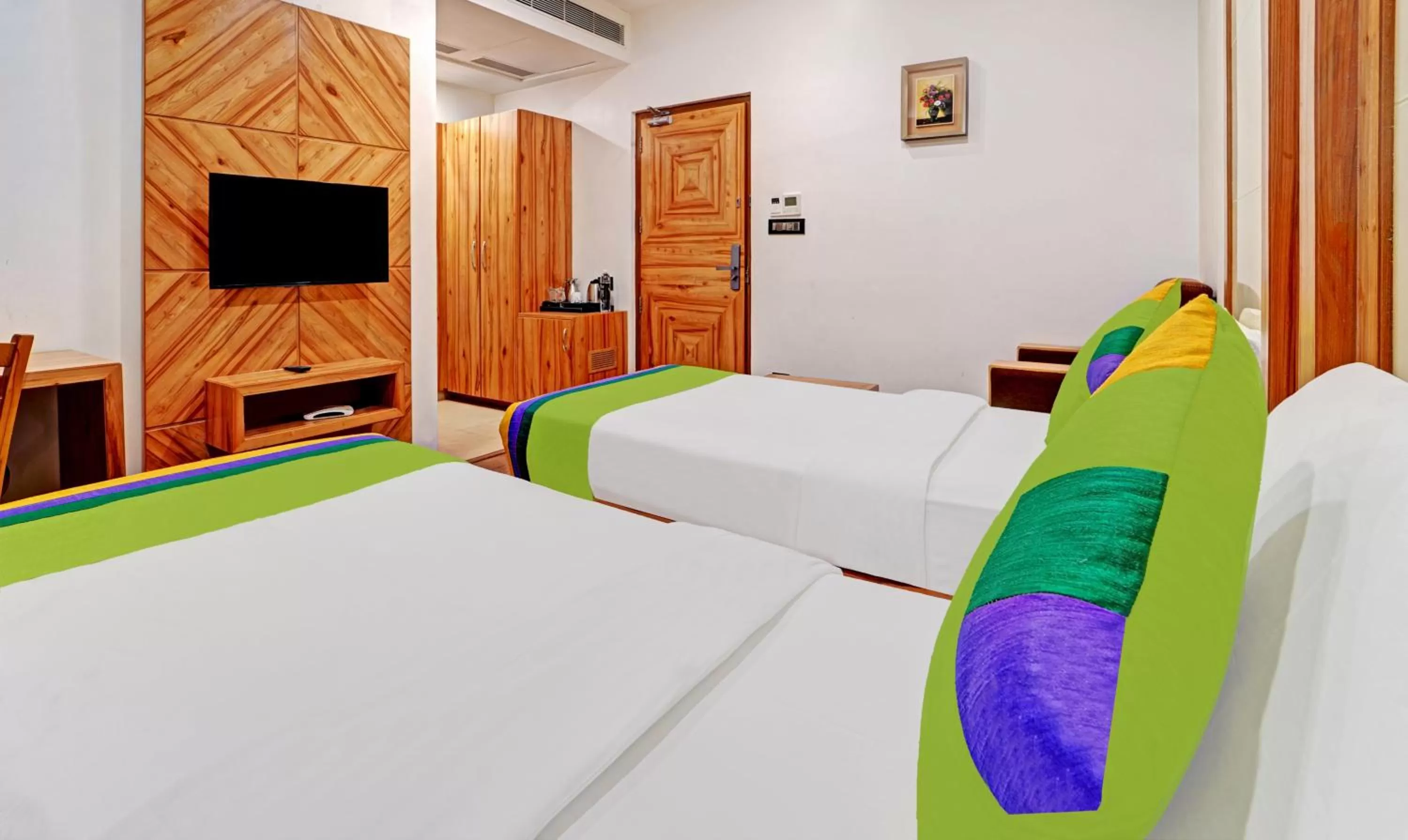 Bedroom, Bed in Treebo Vinayak Inn, 600 Mts From Coimbatore Railway Station