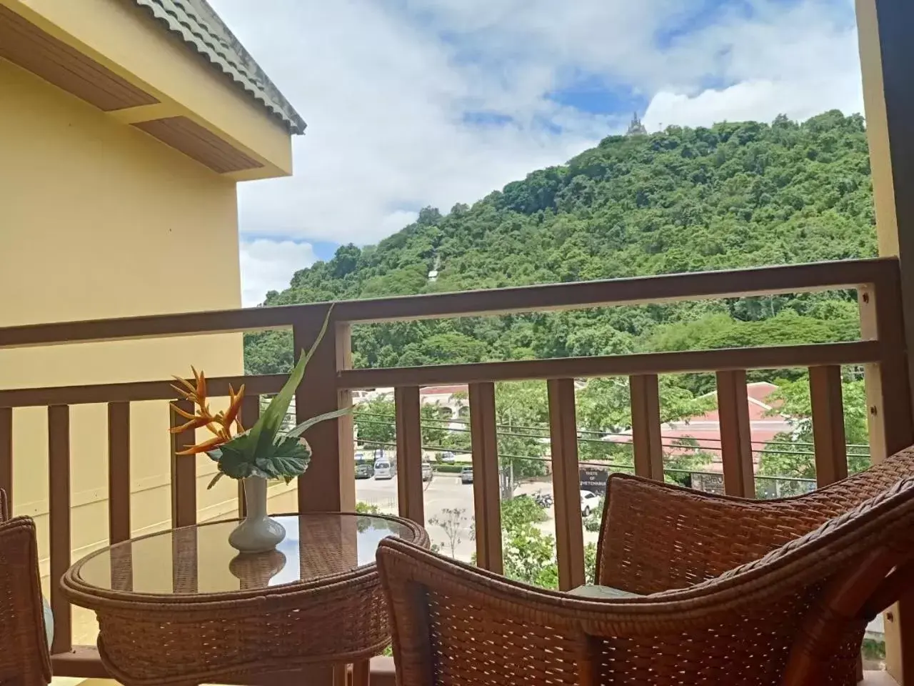 Deluxe Double or Twin Room in Sun Hotel Deluxe Double or Twin Room in Sun Hotel