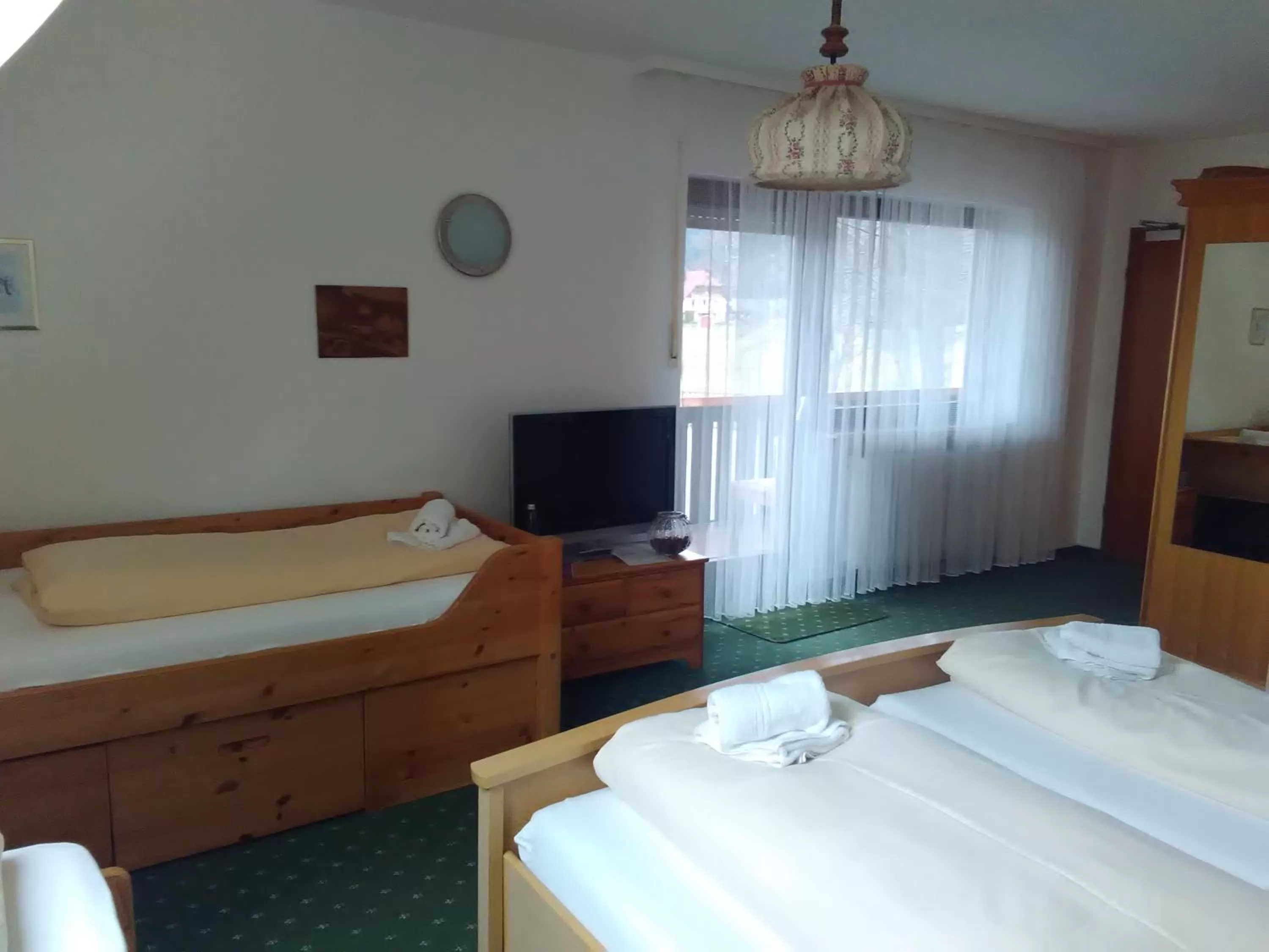 Quadruple Room with Balcony in Pension Mühlencafe