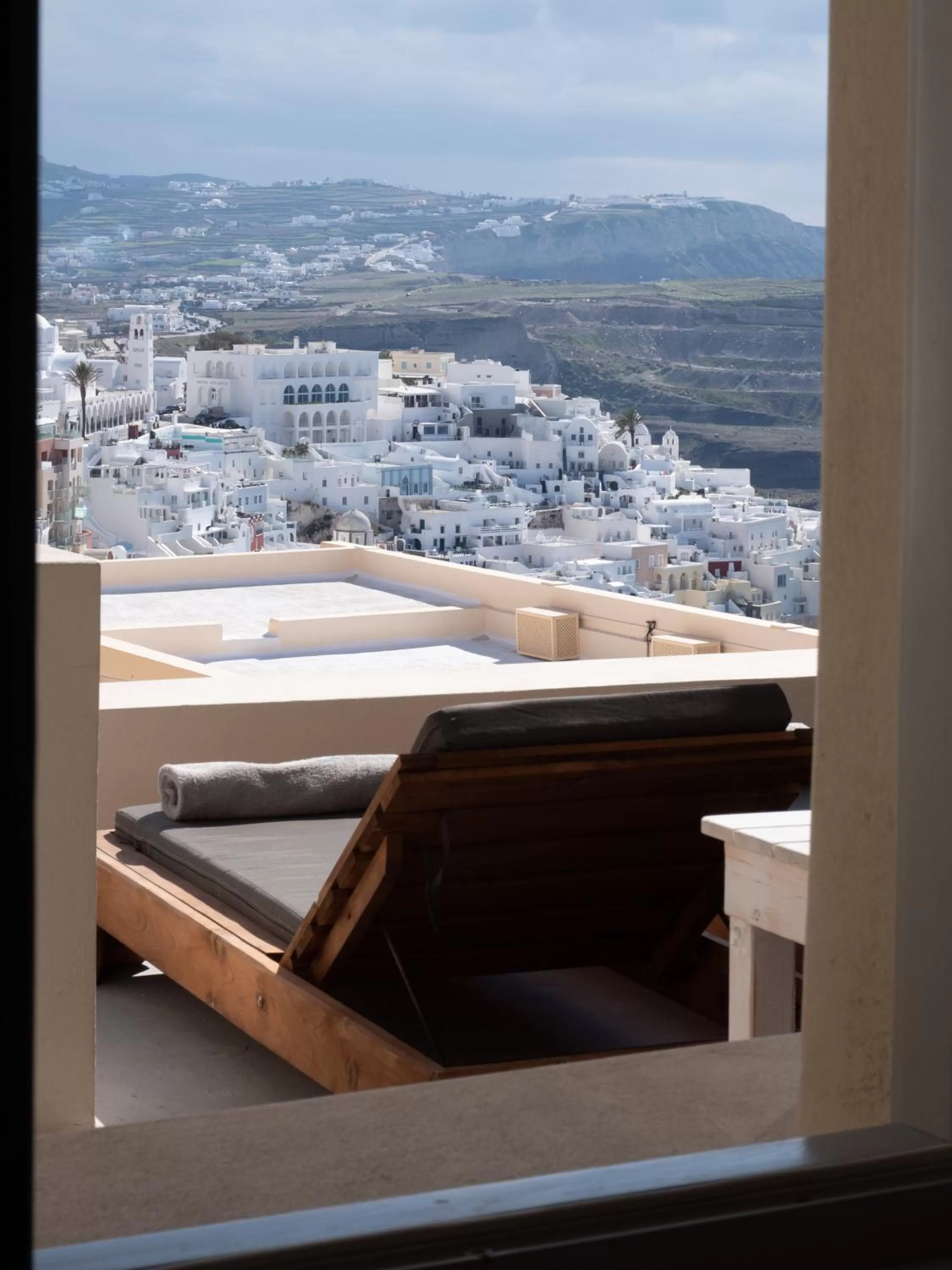 Caldera Cliff Illusion