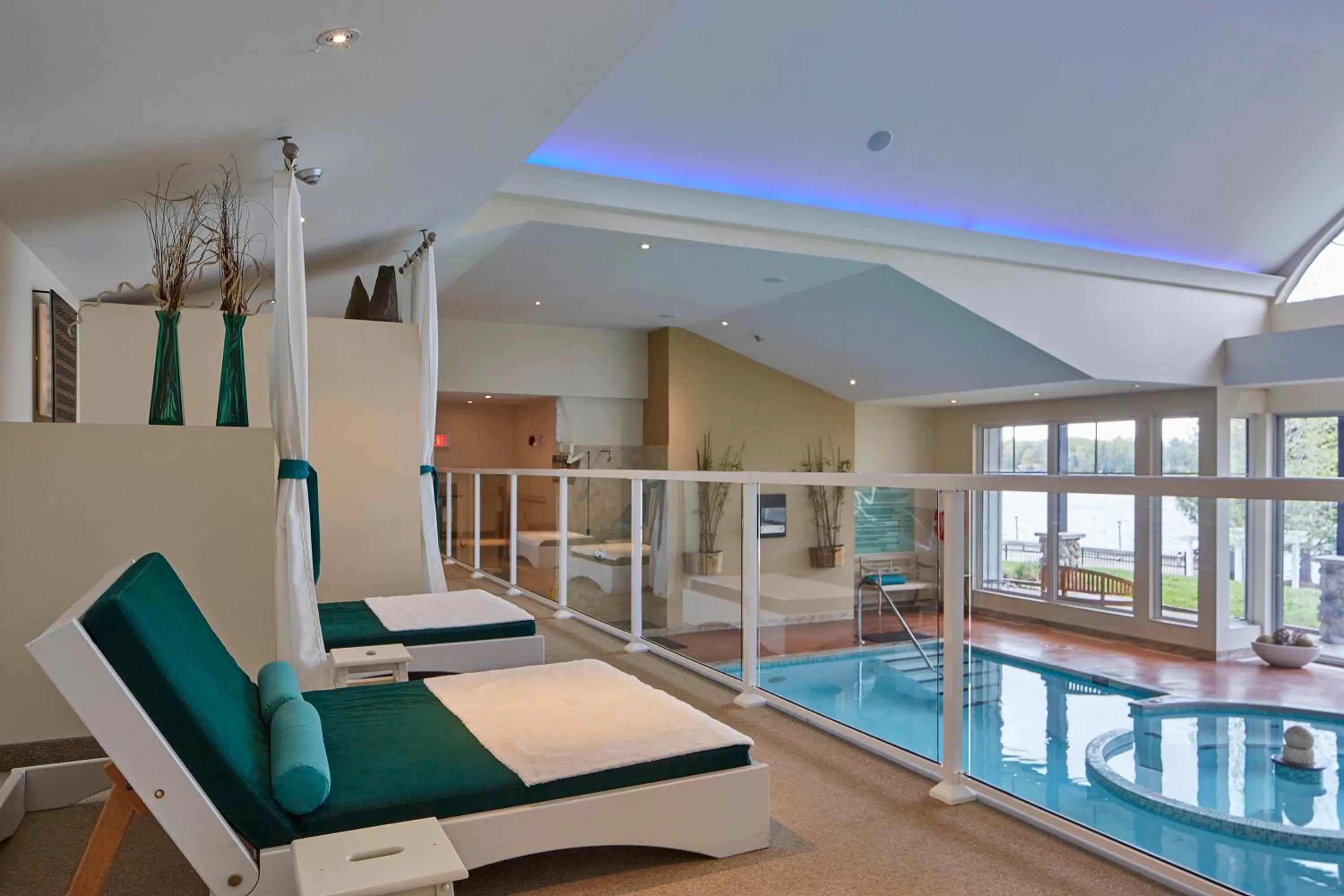 Public Bath in Sir Sam's Inn & Spa