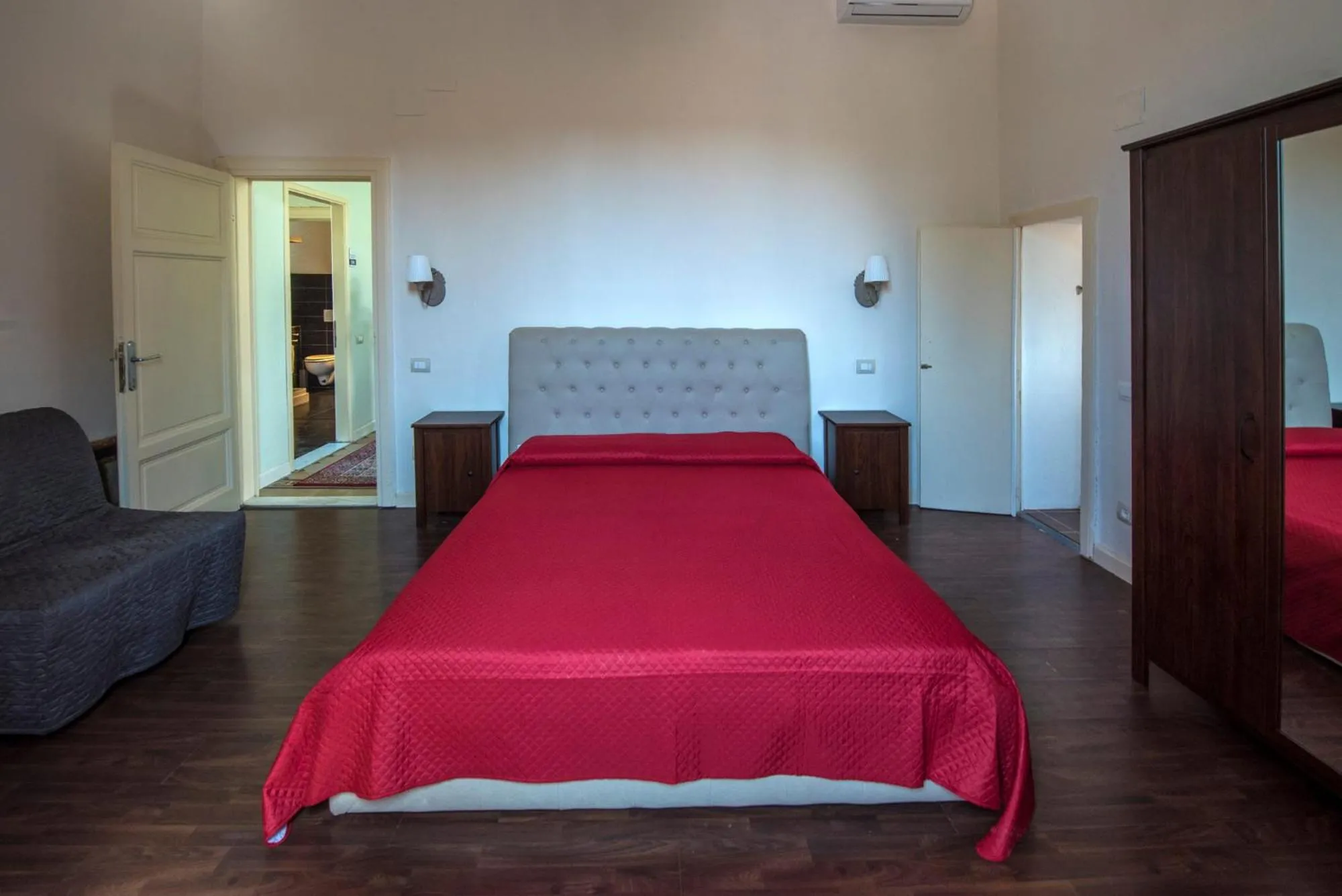 Photo of the whole room, Bed in B&B Villa Regina