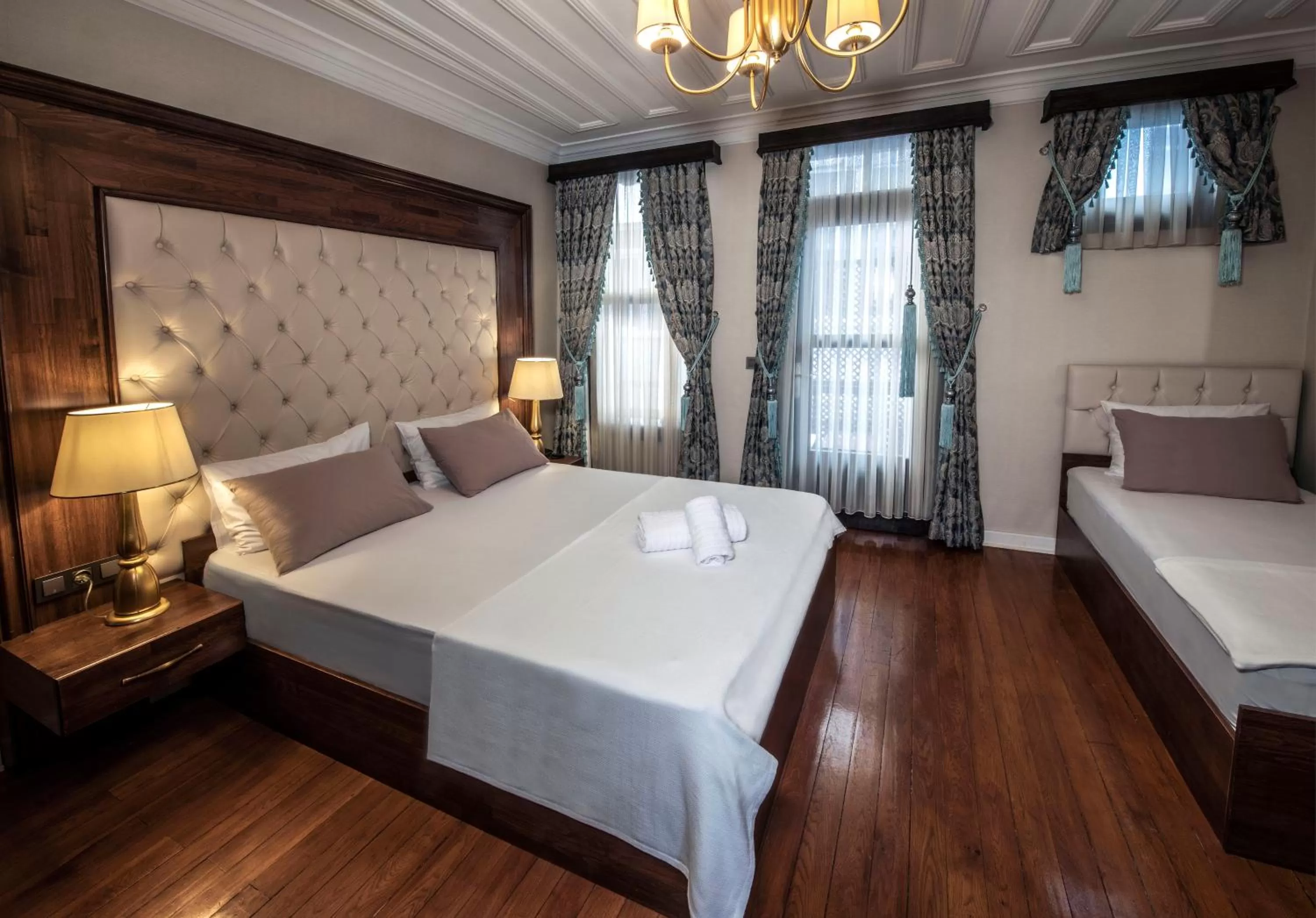 Photo of the whole room, Bed in Mezzo Hotel