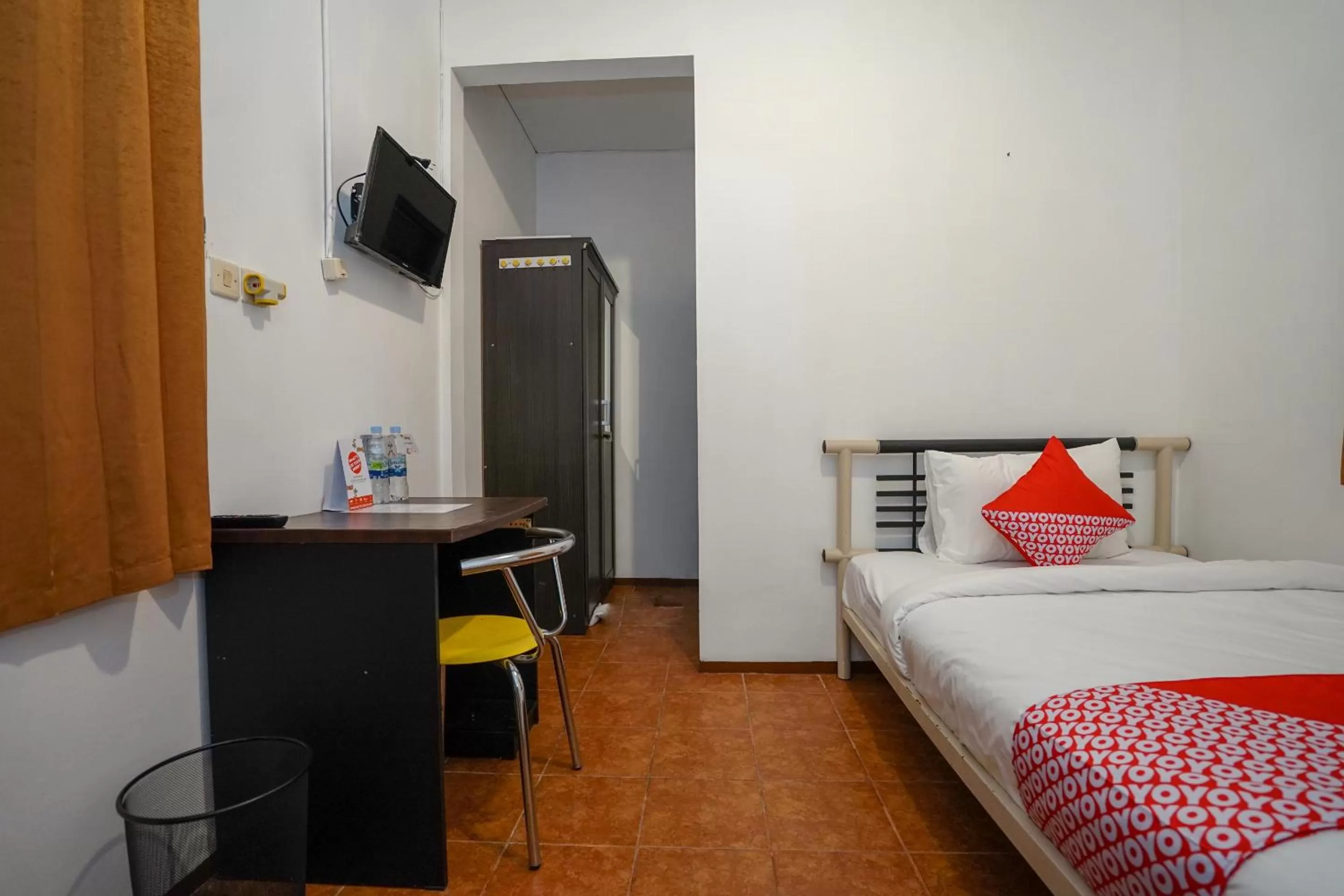 Bedroom in Super OYO 1844 Bravo Residence