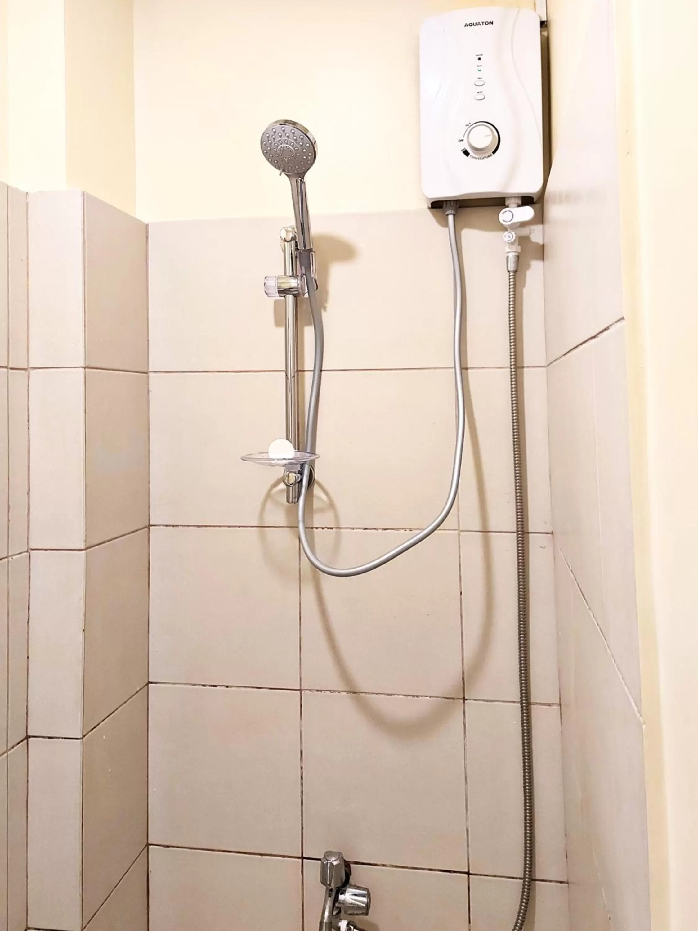 Shower in airobedz MANILA - A Value Hotel
