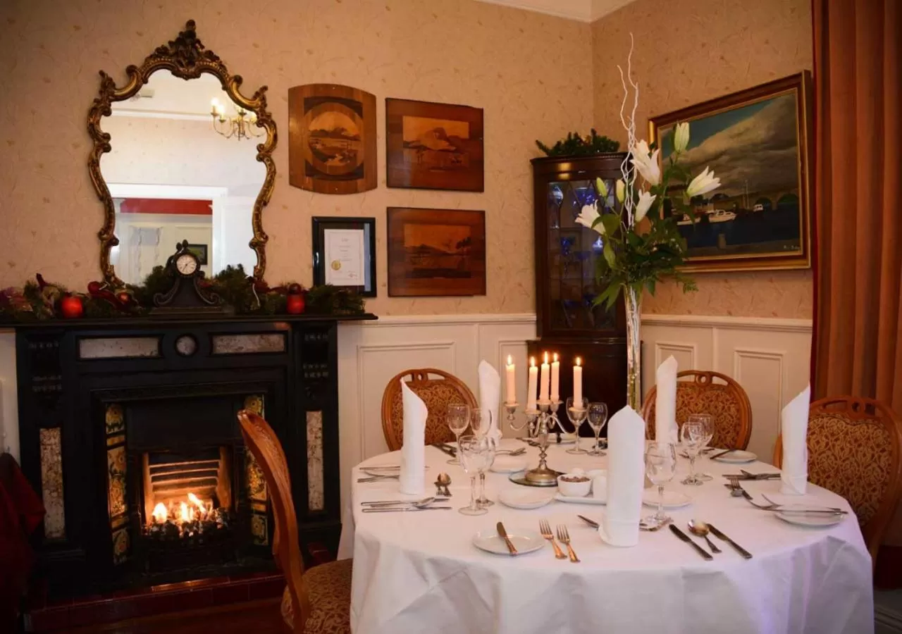 Restaurant/places to eat in Bush Hotel