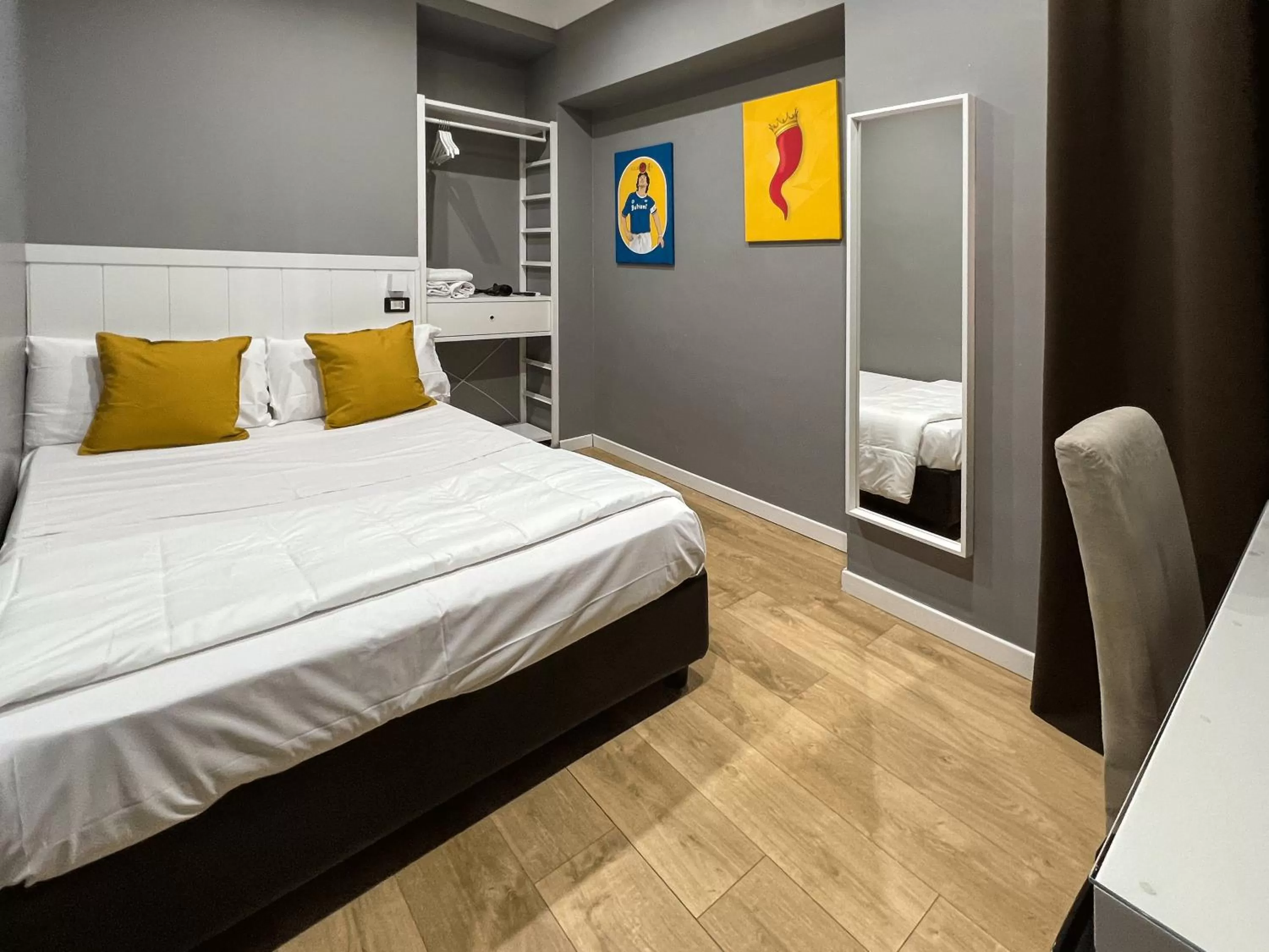 Decorative detail, Bed in Tiè tiè