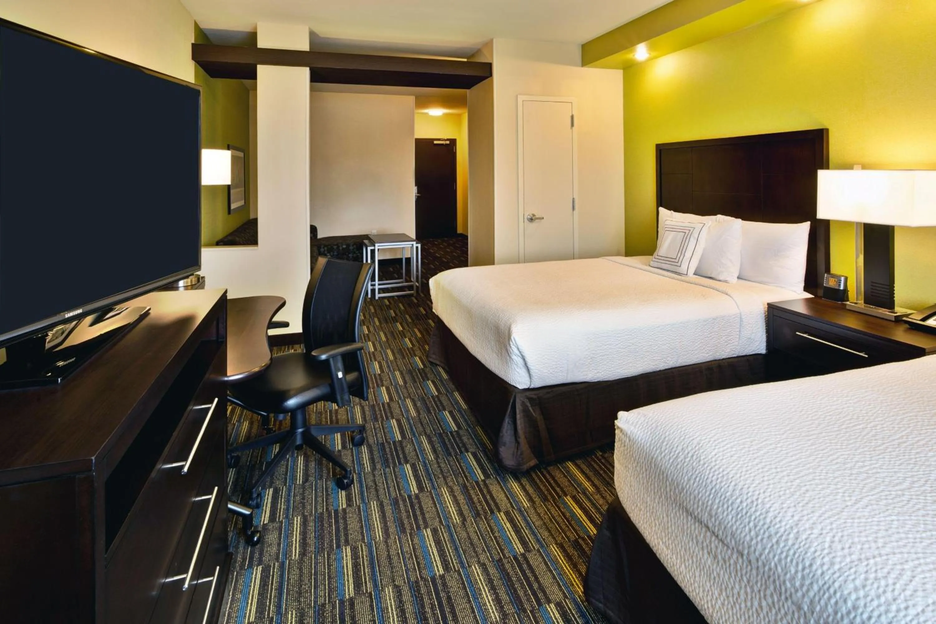 Photo of the whole room, Bed in Fairfield Inn and Suites by Marriott Austin Northwest/Research Blvd
