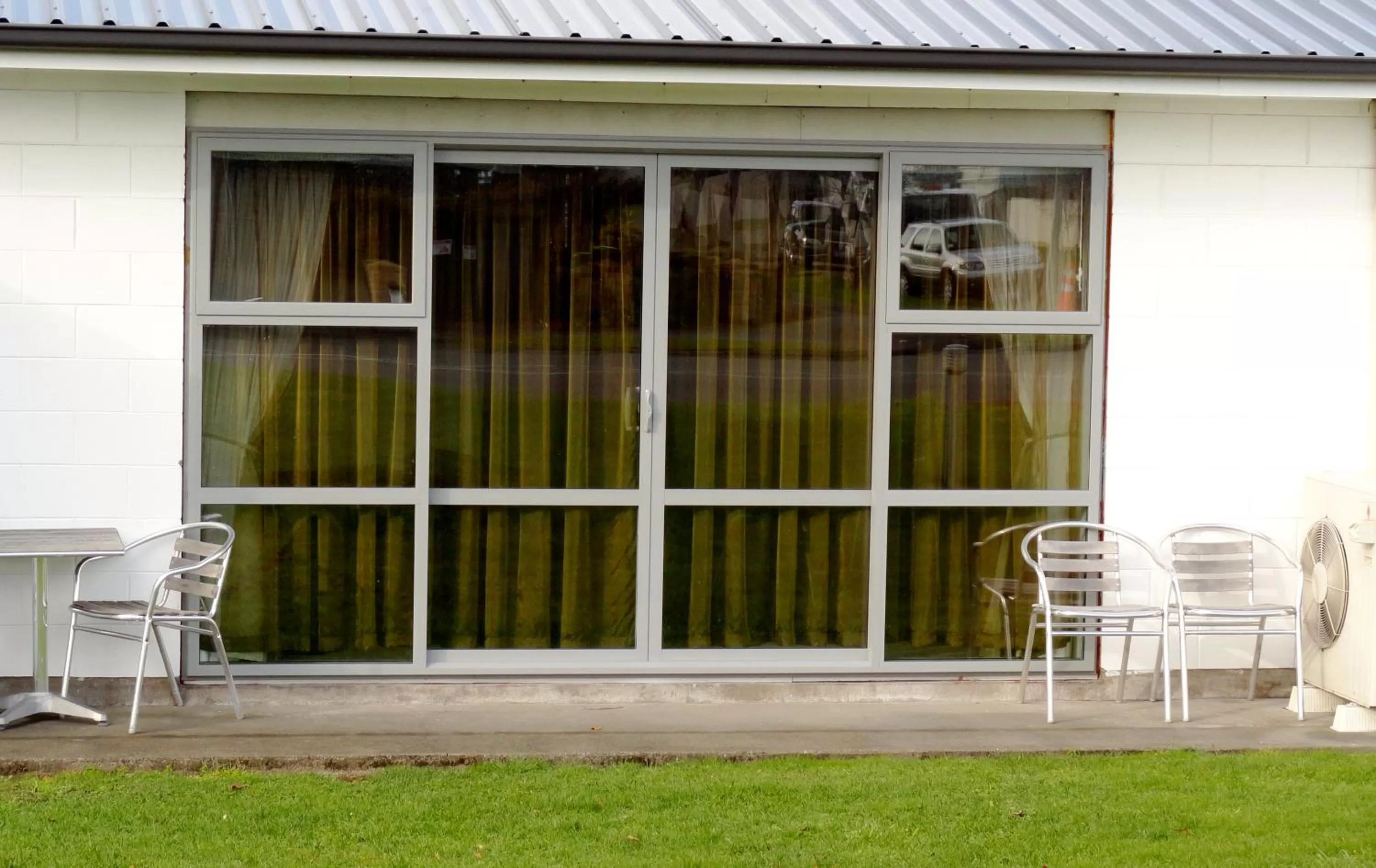 Facade/entrance in Aarburg Airport Motel