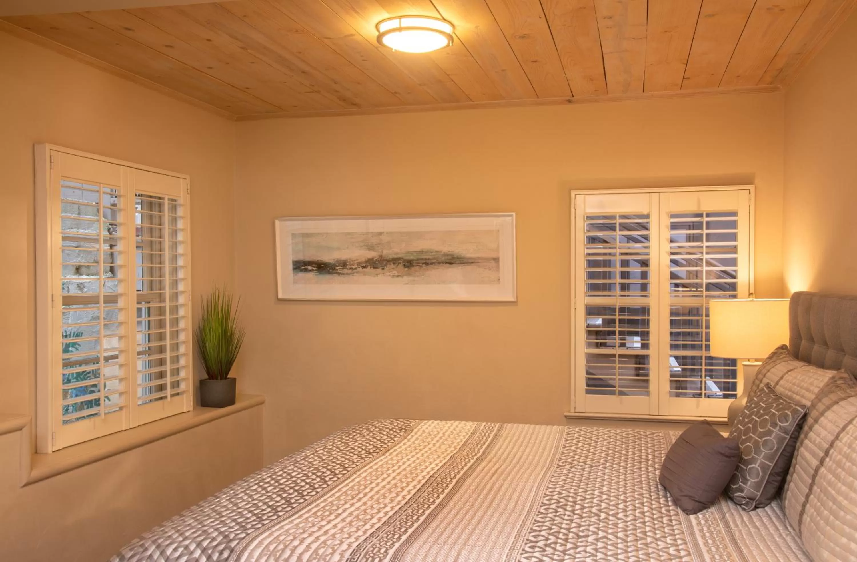 Bedroom, Bed in Carmel Country Inn