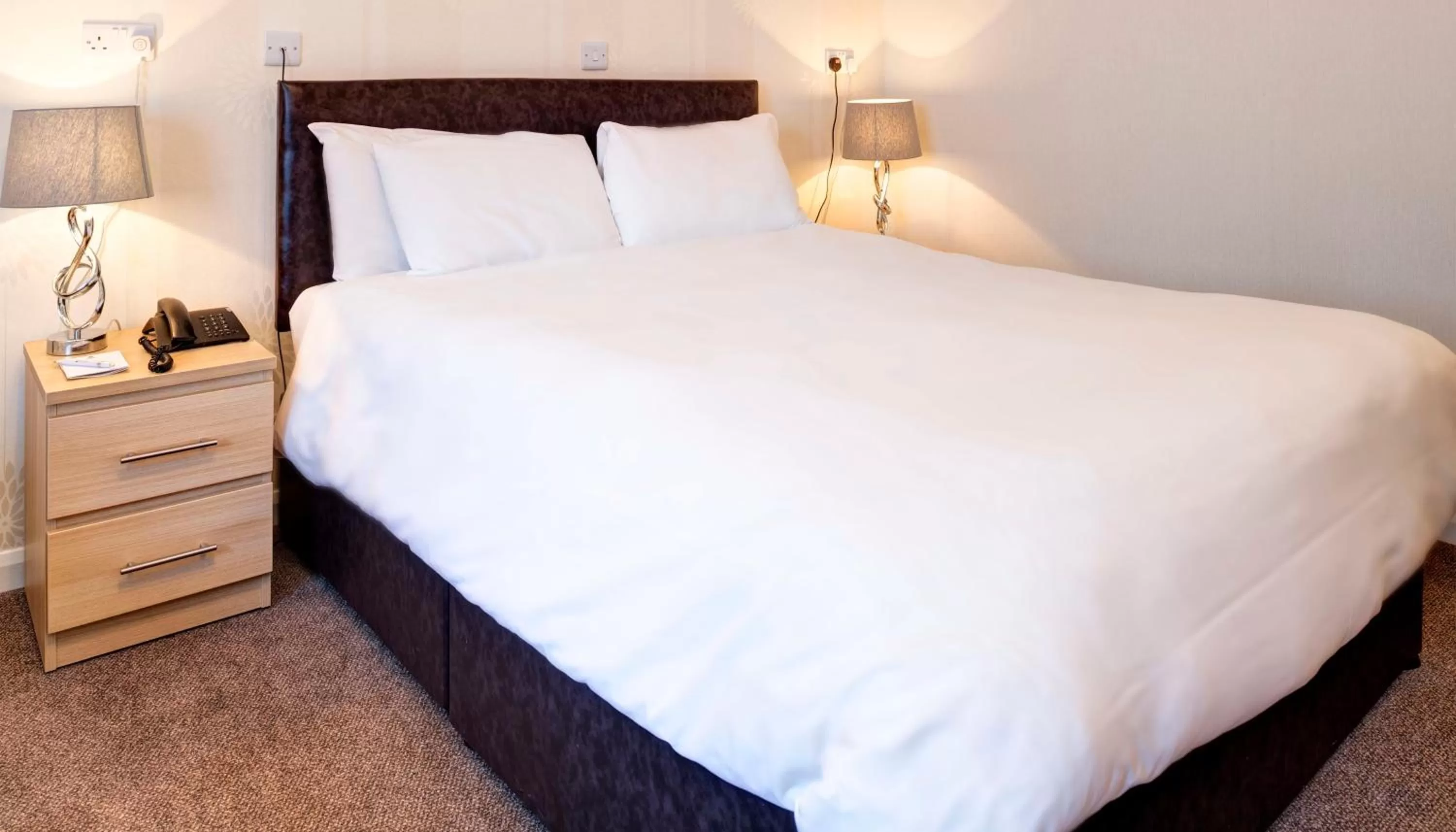 Bed in Best Western The Royal Chase Hotel