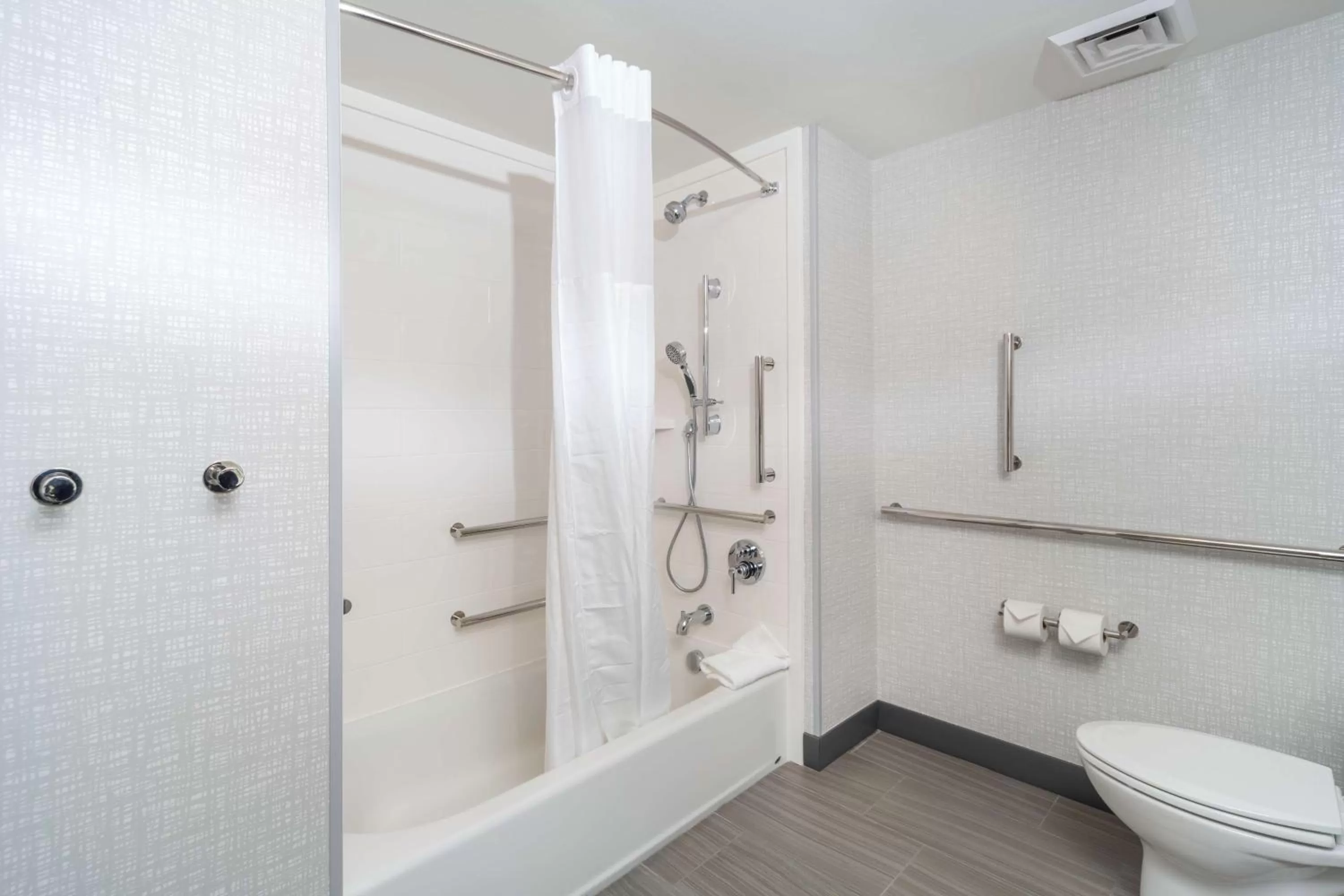 Bathroom in Hampton Inn & Suites Conway, Ar