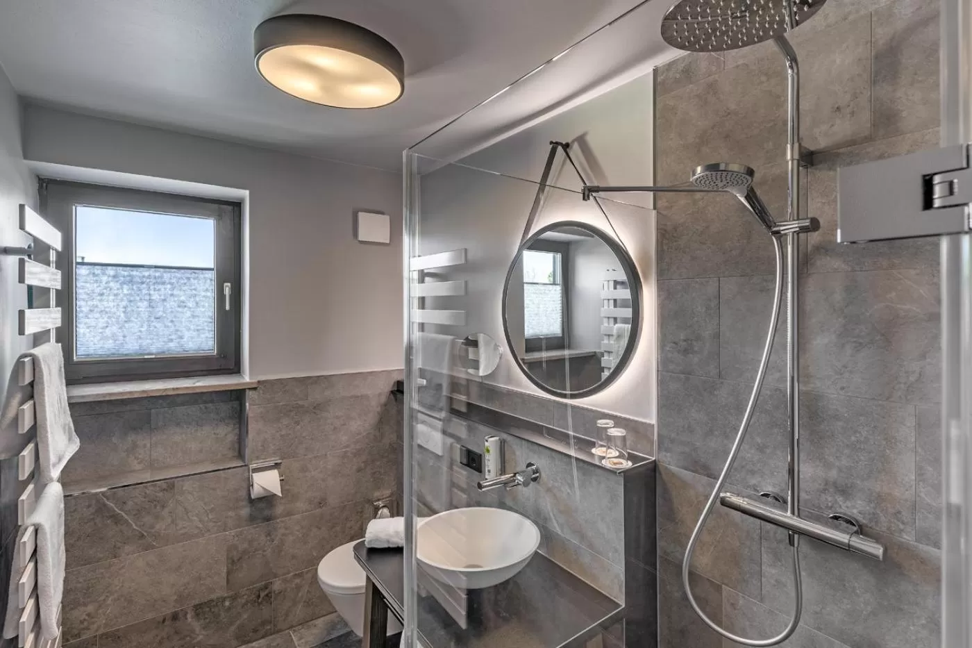 Bathroom in Hotel Schäfflerwirt