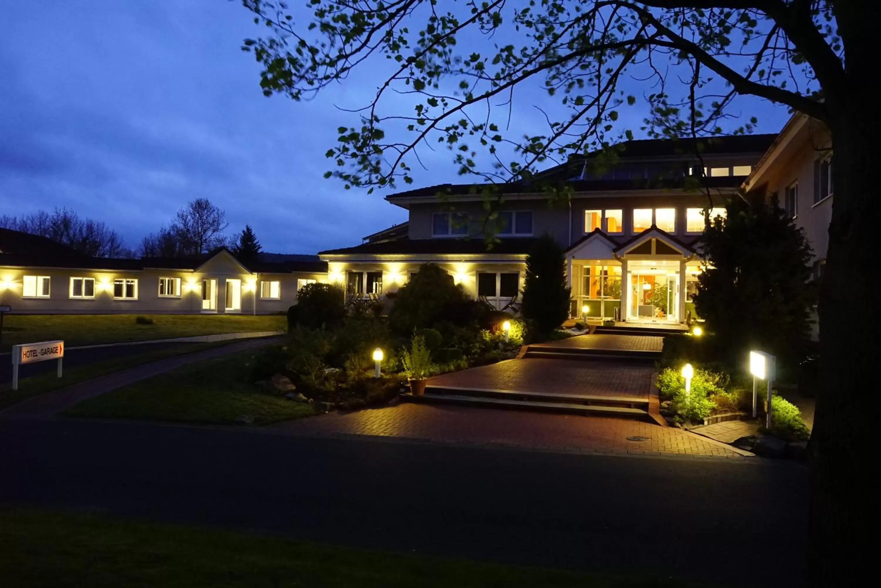 Facade/entrance in Trans World Hotel Auefeld