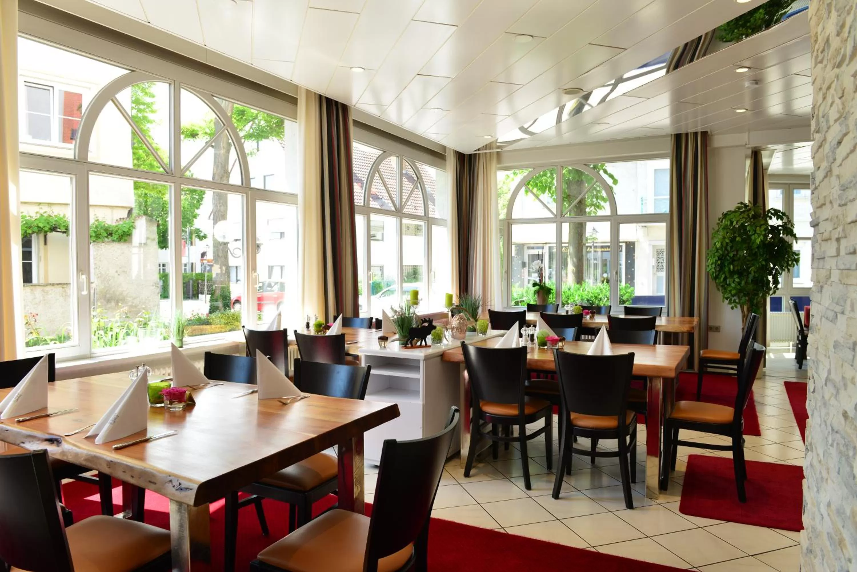 Restaurant/places to eat in Lobinger Hotel Weisses Ross