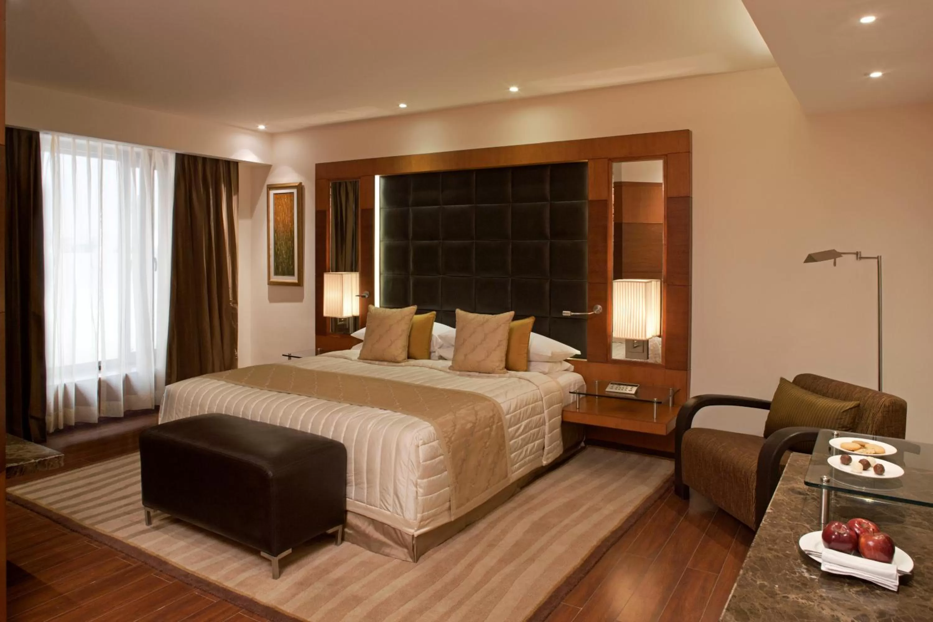 Bed in Radisson Blu Plaza Delhi Airport