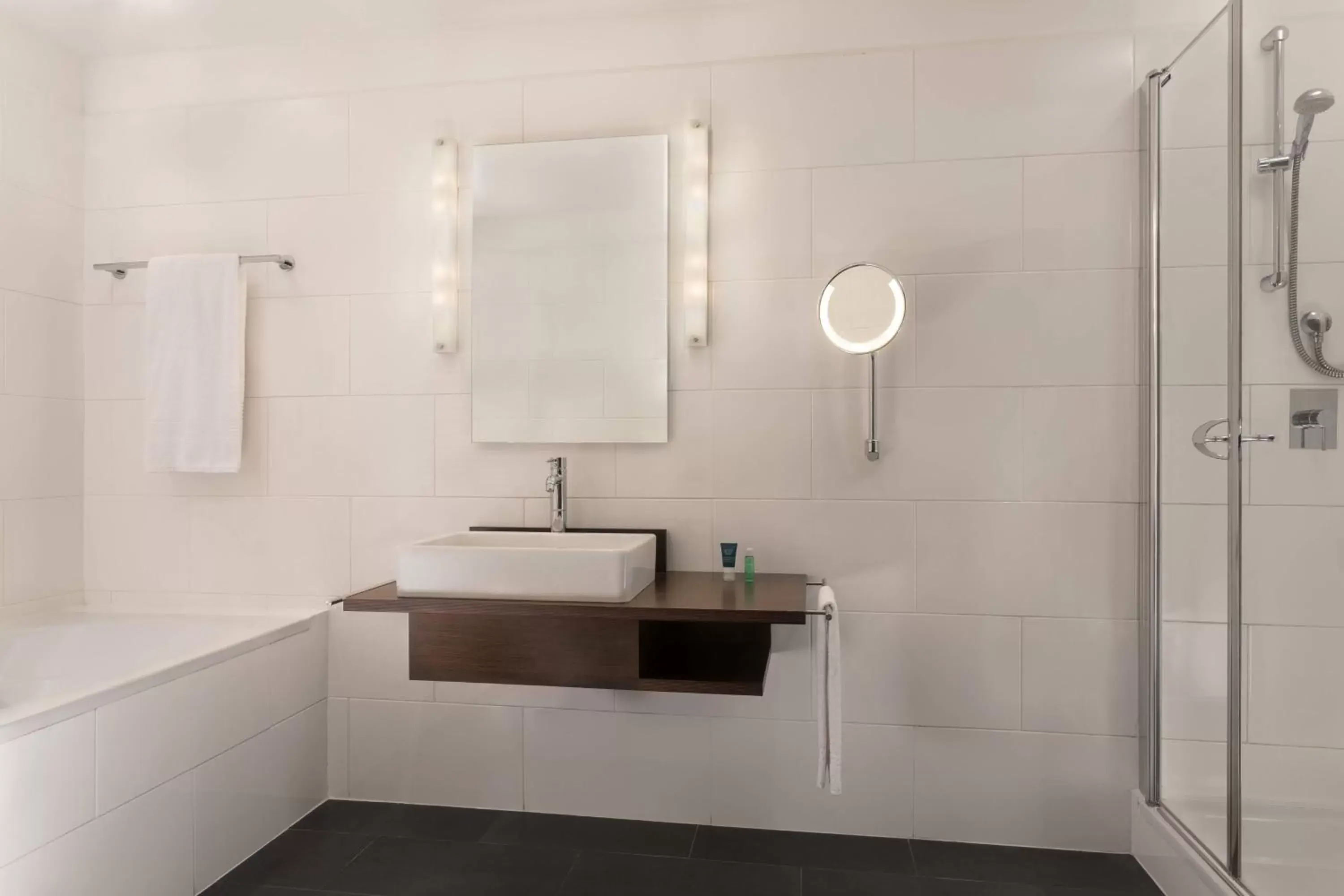 Suite Classic King - single occupancy in Four Points Sheraton Bolzano Bozen Suite Classic King - single occupancy in Four Points Sheraton Bolzano Bozen