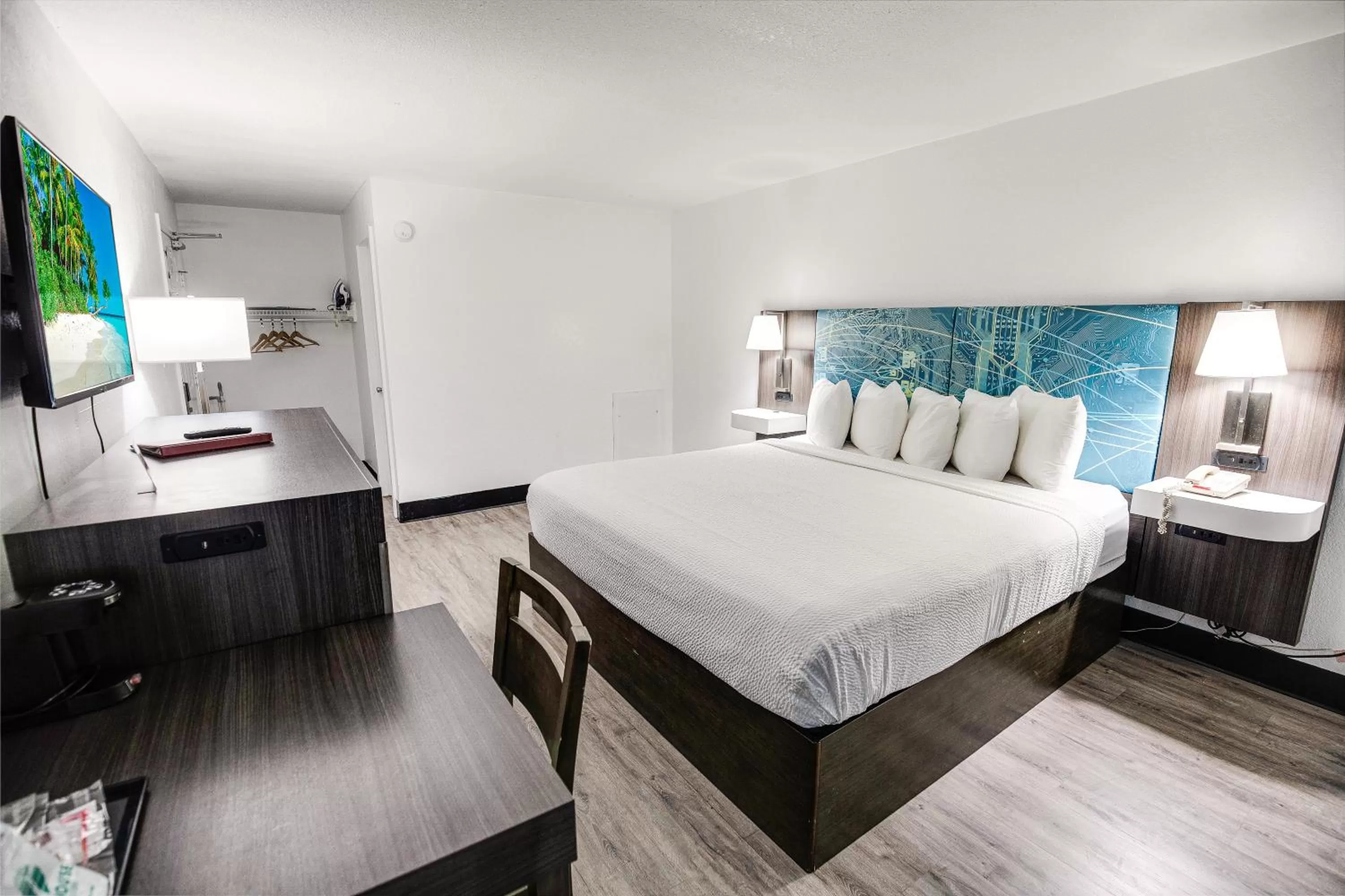 Bed in Tropical Seas Hotel