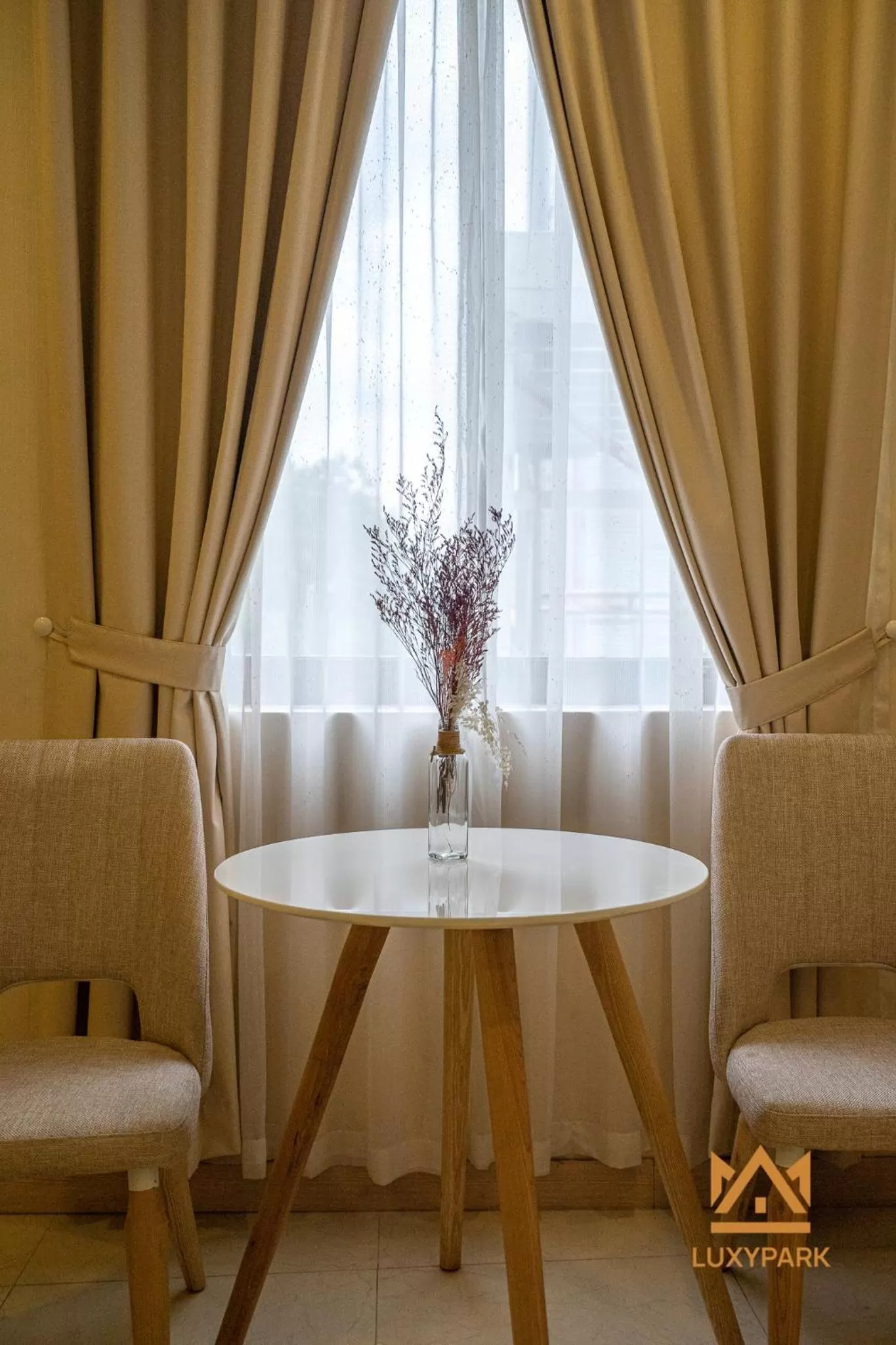 Seating Area in Luxy Park Hotel & Apartments - Notre Dame