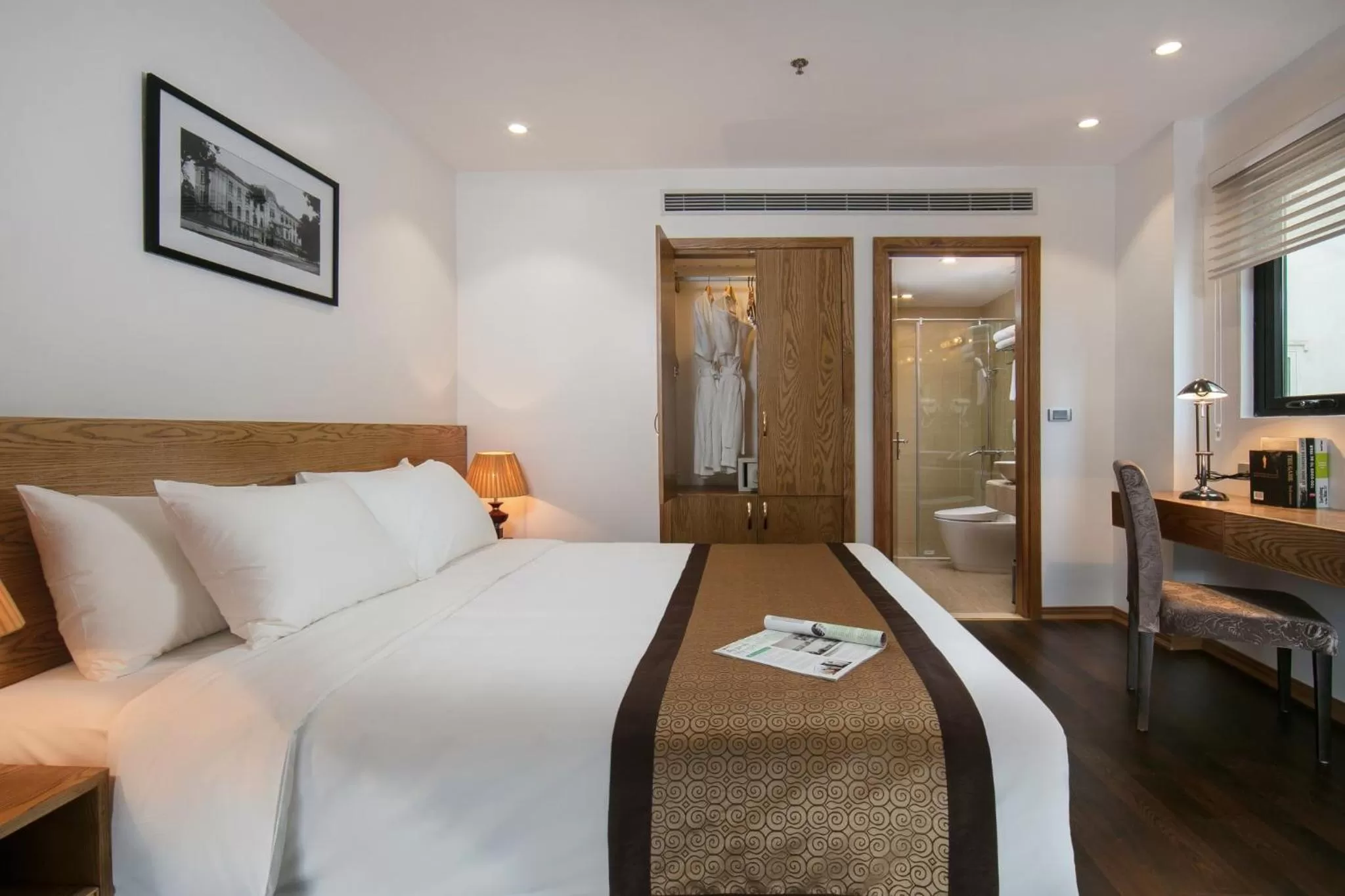 Property building, Bed in Hanoi Paon Hotel Spa & Sky Bar