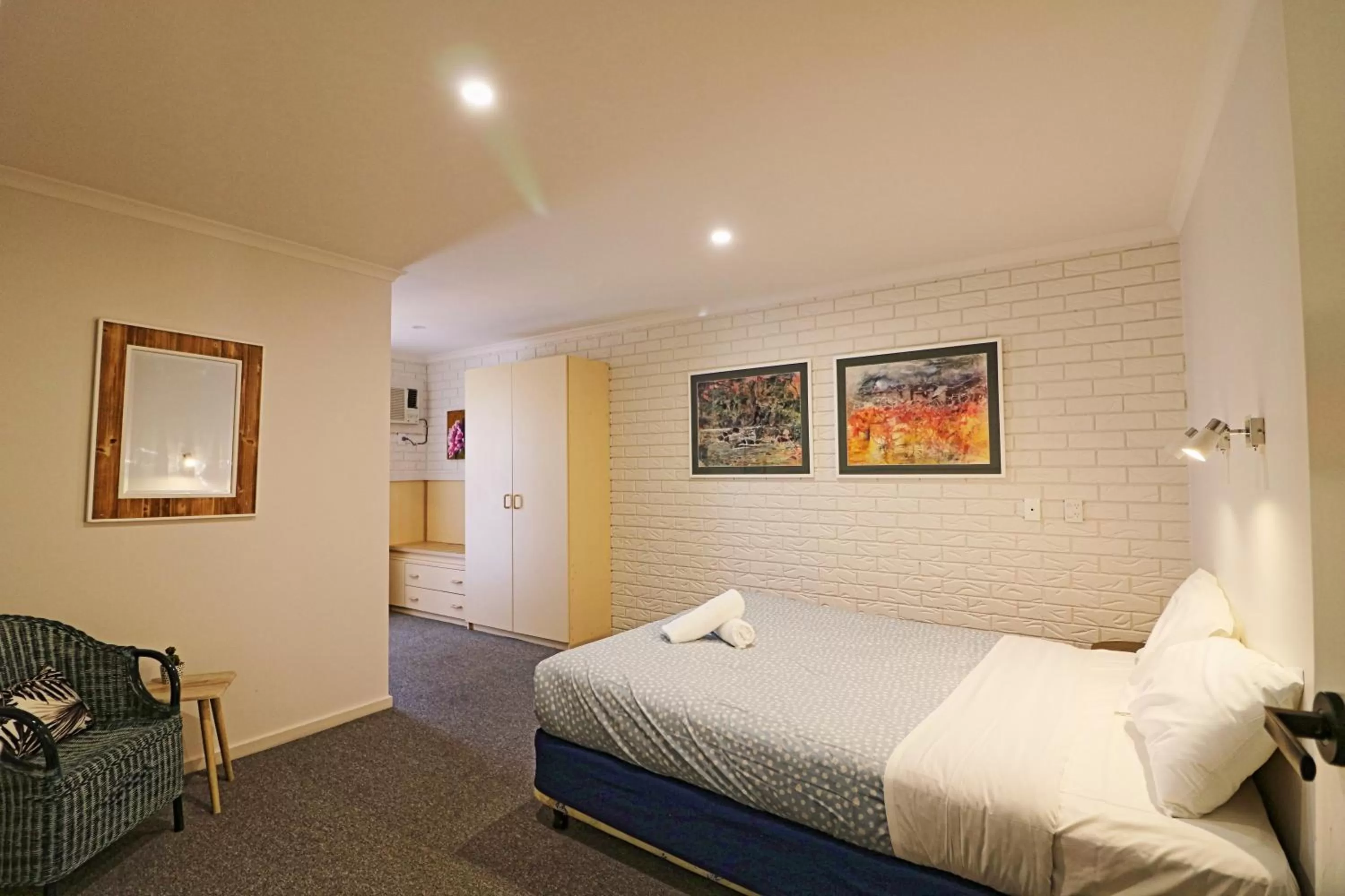 Bedroom, Bed in Aquarius Merimbula