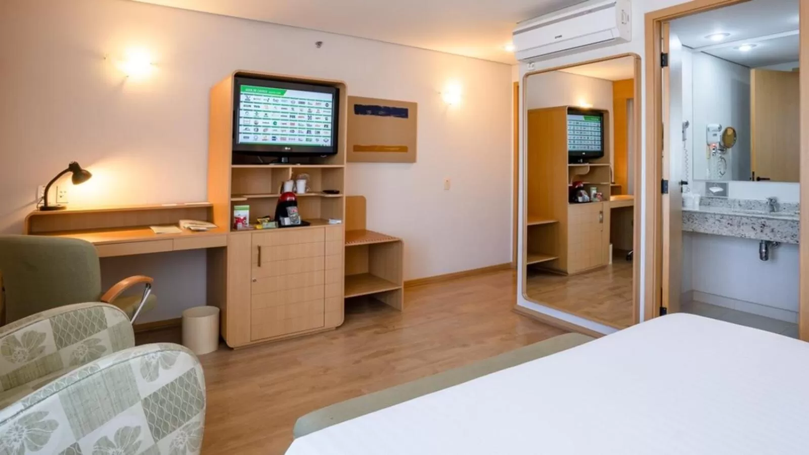 Standard King Room - single occupancy - High Floor in Holiday Inn Sao Paulo Parque Anhembi by IHG