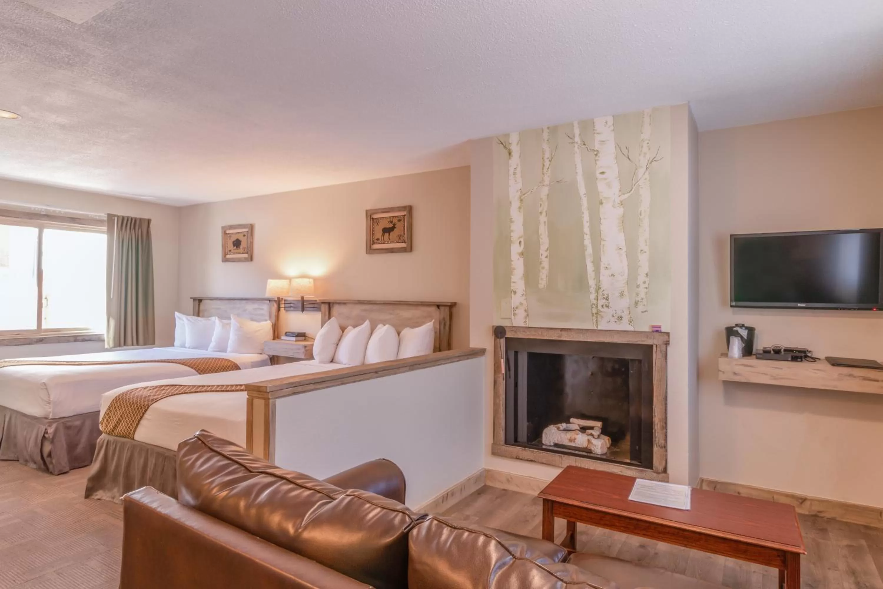 Queen Room with Two Queen Beds with Fireplace 11 in Murphy's Resort