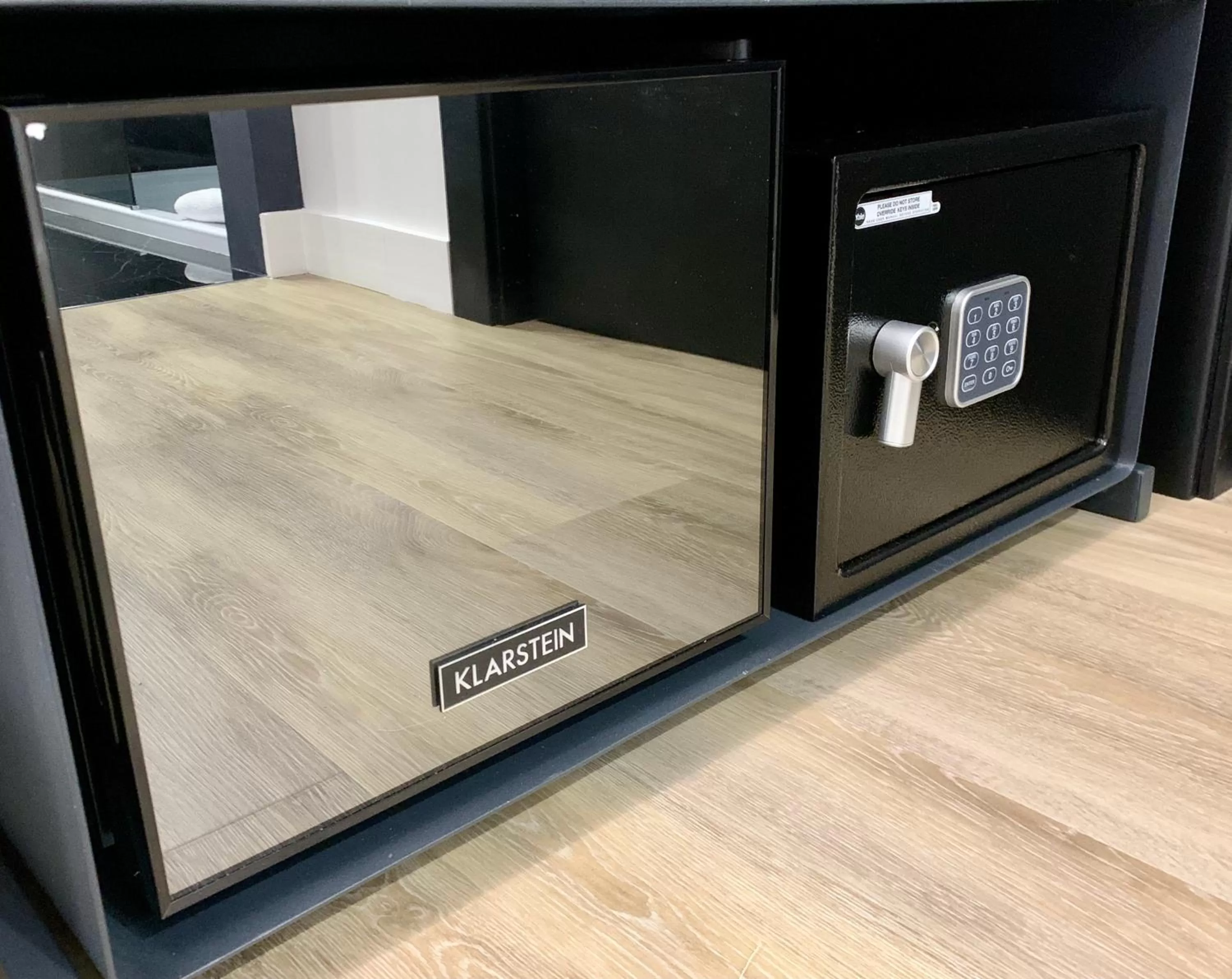 TV and multimedia in Toledo Boutique Rooms