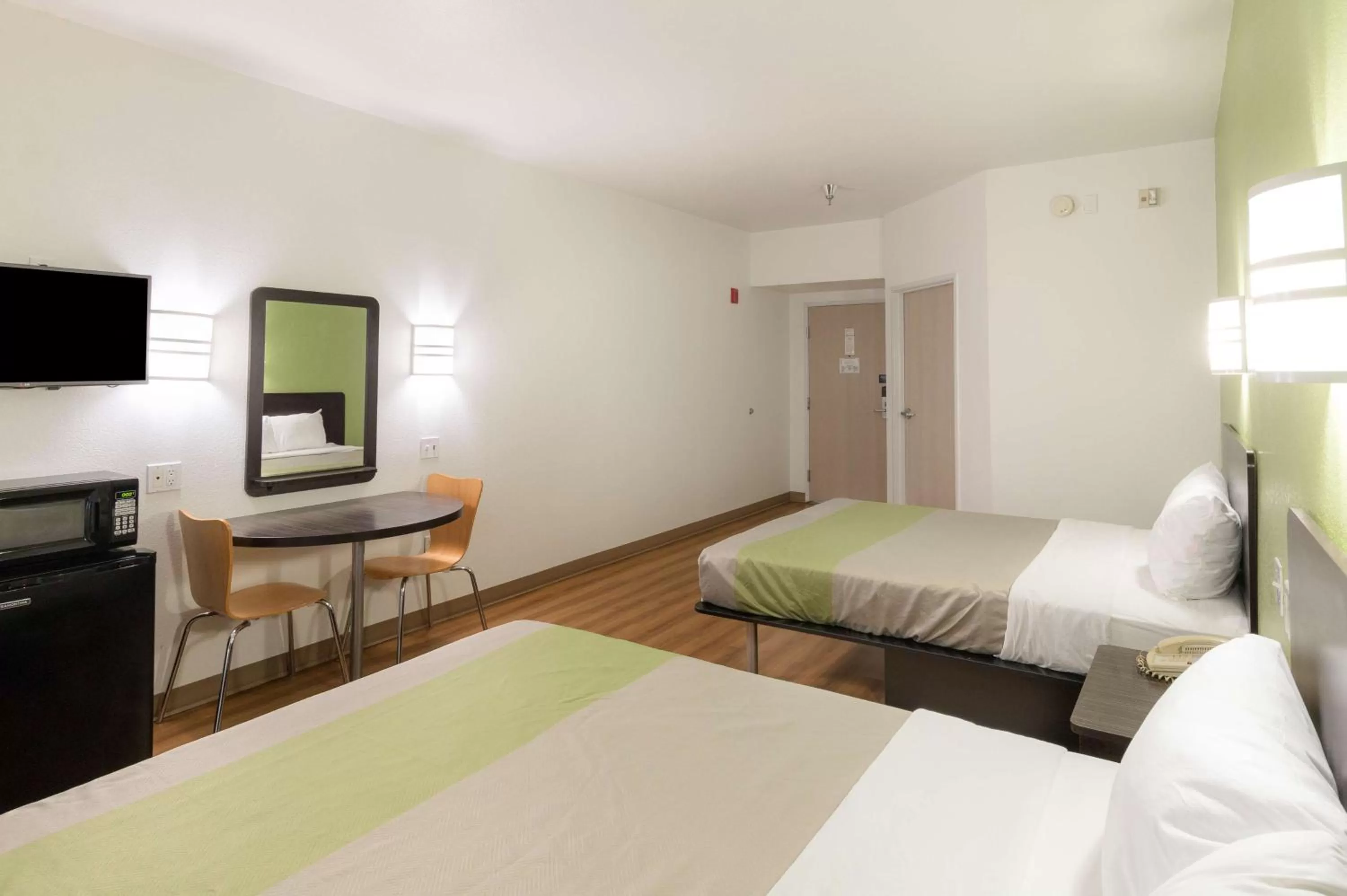 Bedroom, Bed in Motel 6-Hillsboro, TX