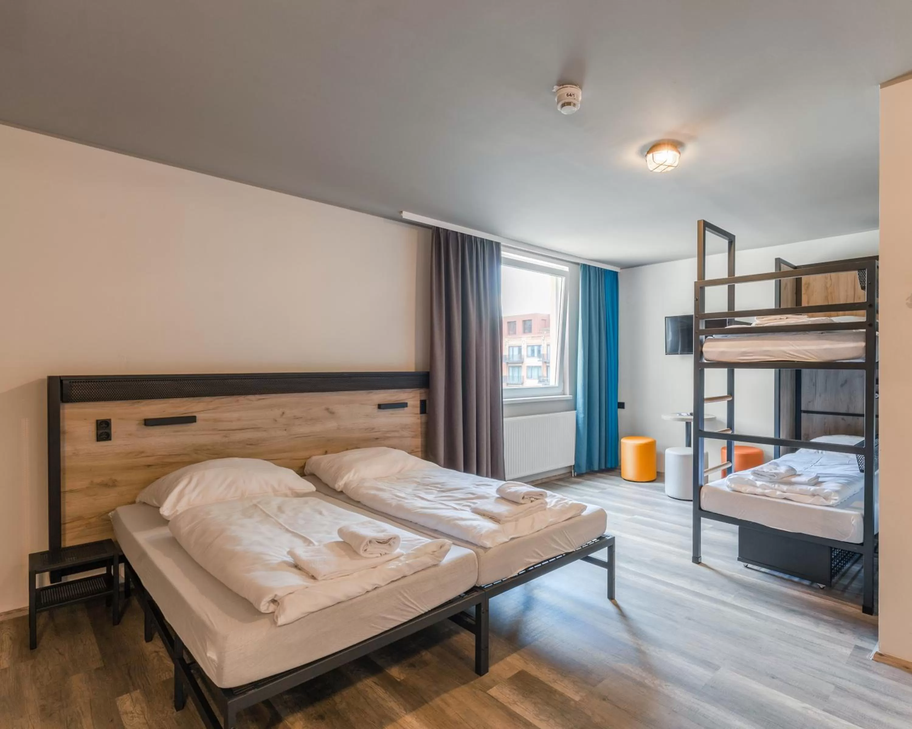 Photo of the whole room, Bed in a&o Berlin Hauptbahnhof