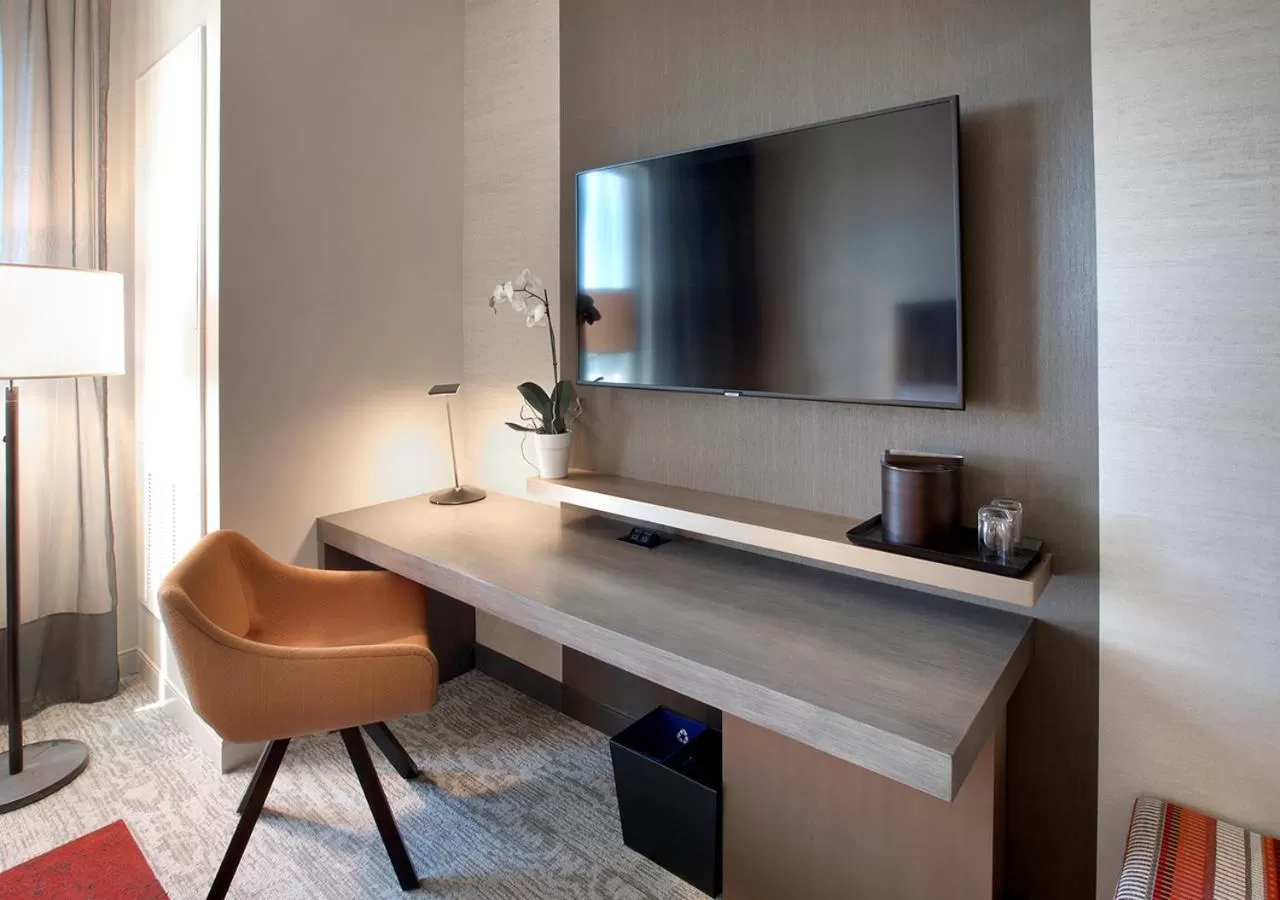 TV and multimedia in THesis Hotel Miami Coral Gables, Curio Collection by Hilton