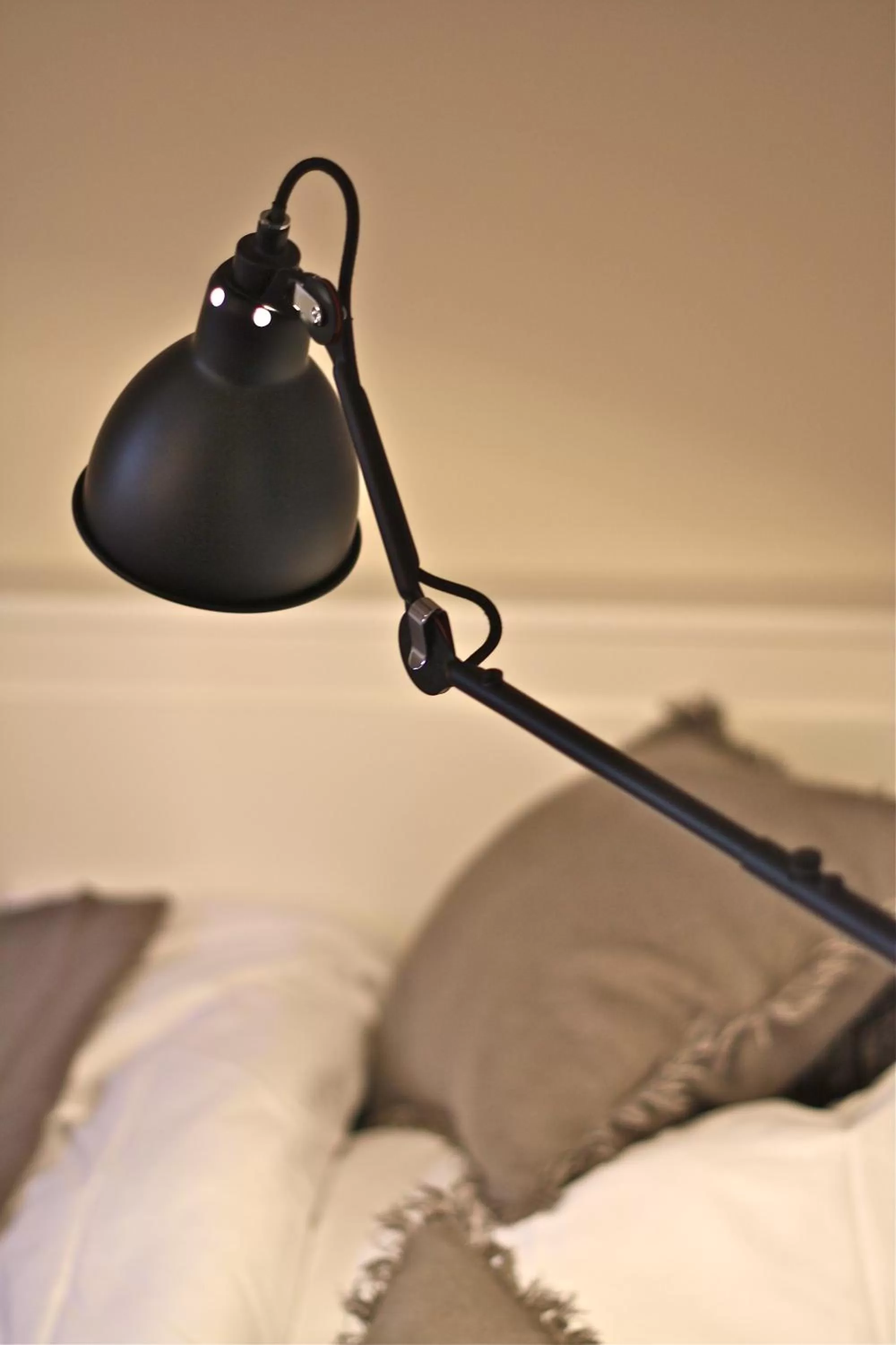 Decorative detail, Bed in Apartment040