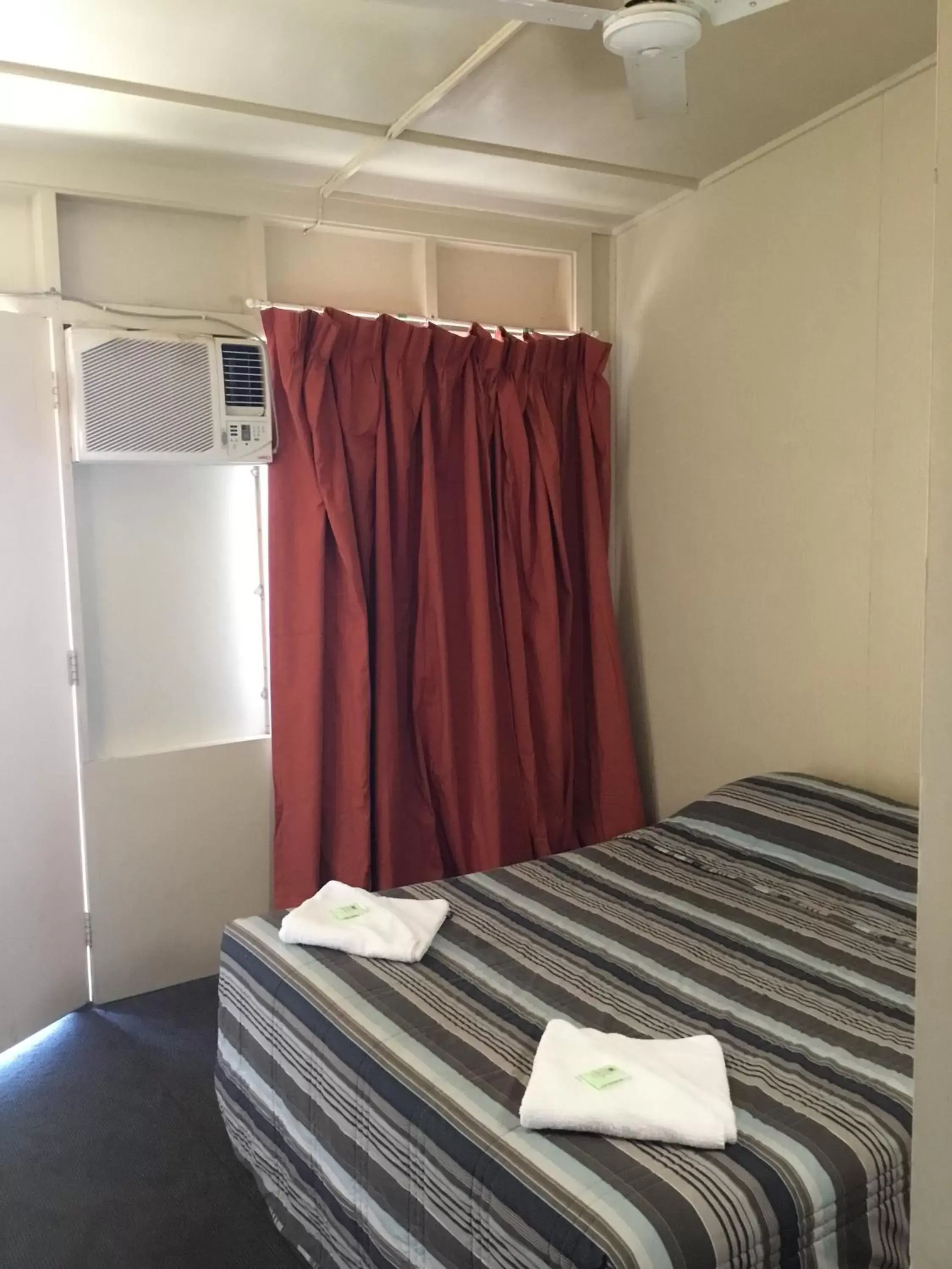 Standard Queen Room in Kooyong Hotel Standard Queen Room in Kooyong Hotel