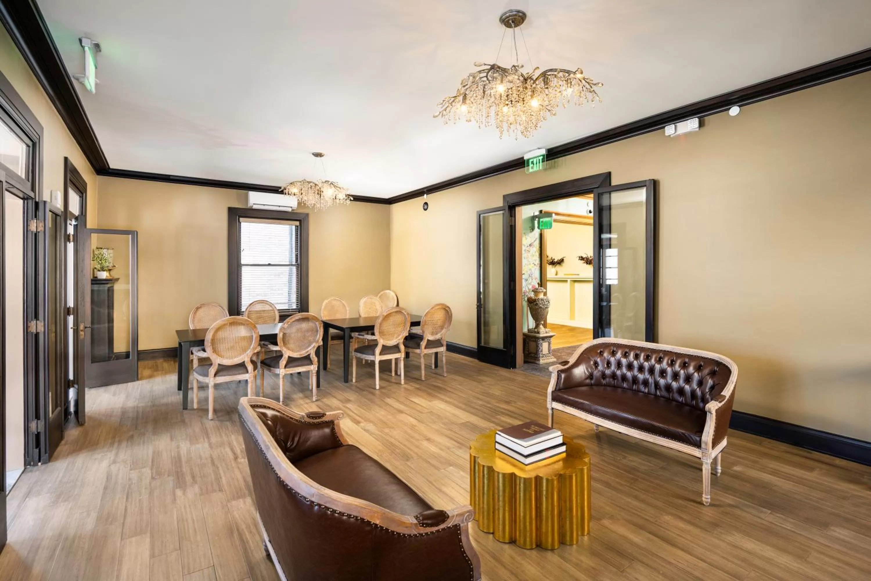 Lounge or bar in The Edward Buffalo