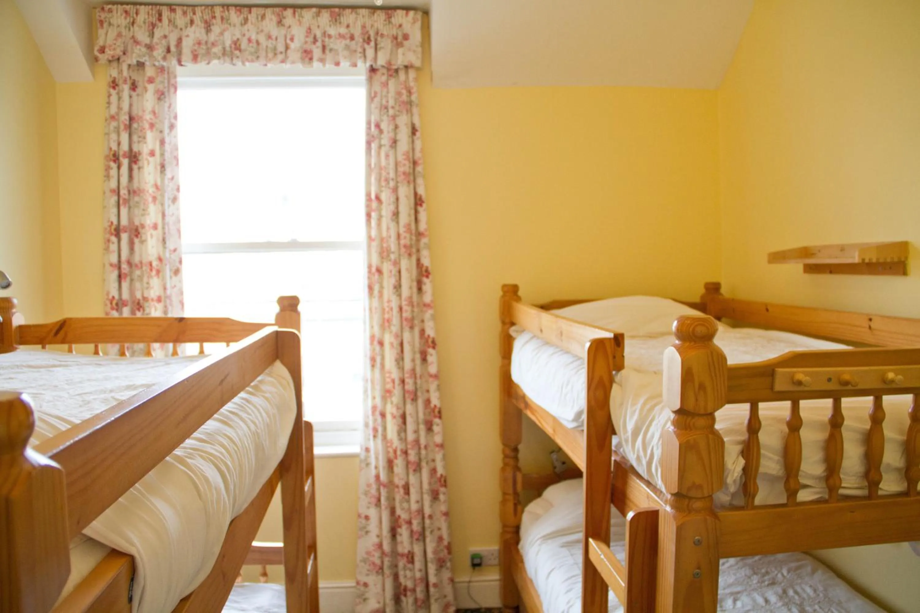 Photo of the whole room, Bed in Llandudno Hostel