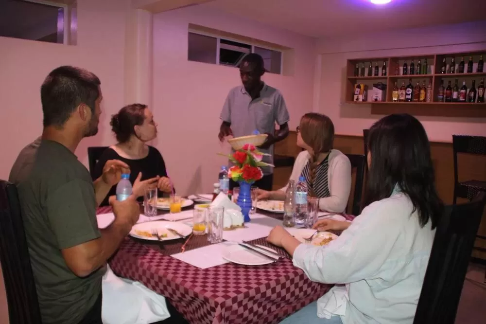 Restaurant/Places to Eat in Acactus Hotel