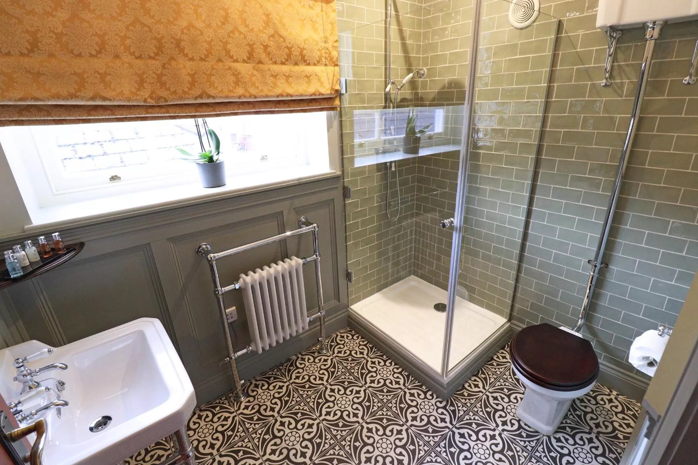 Shower in The Georgian Swansea