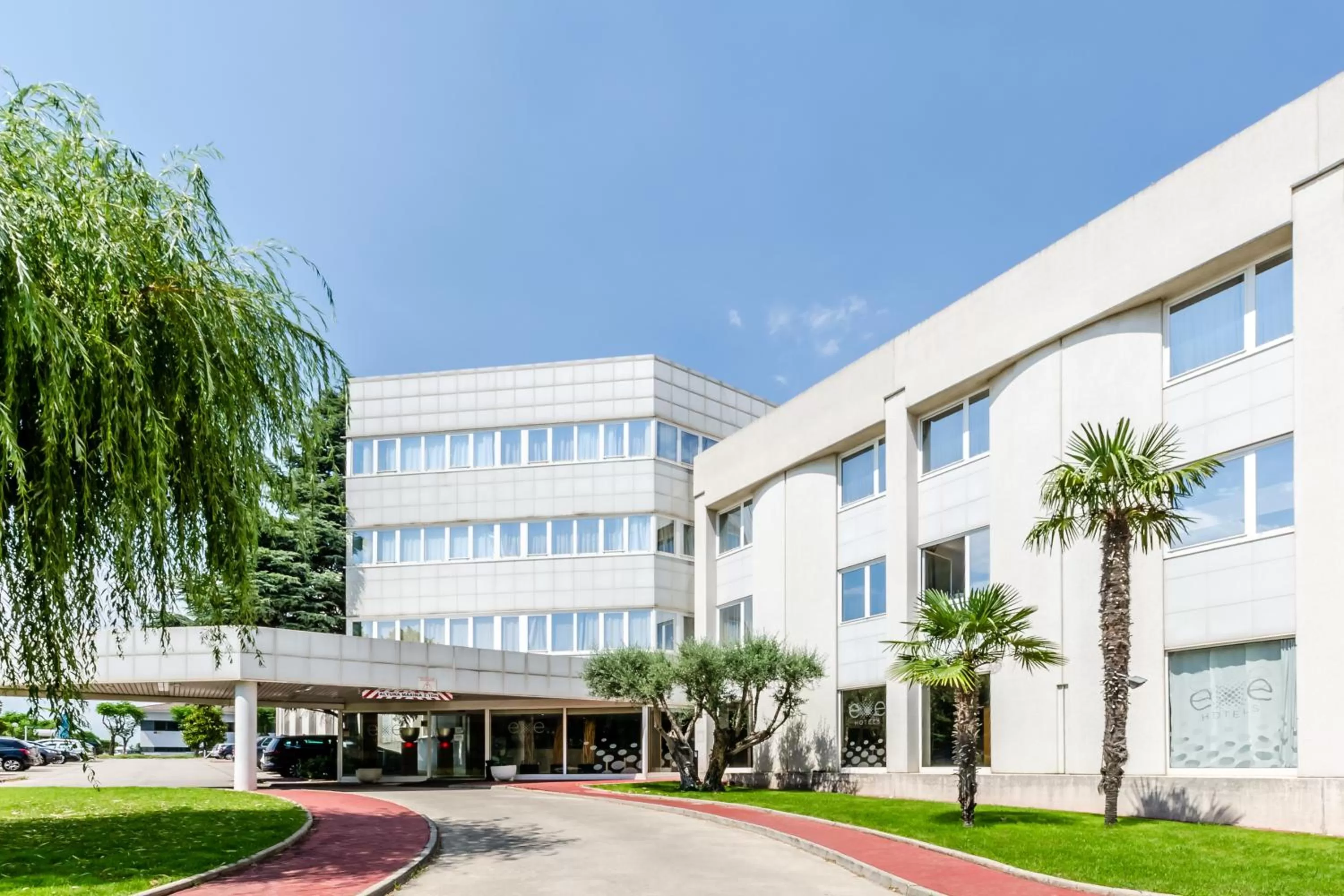 Facade/entrance in Exe Parc del Vallés