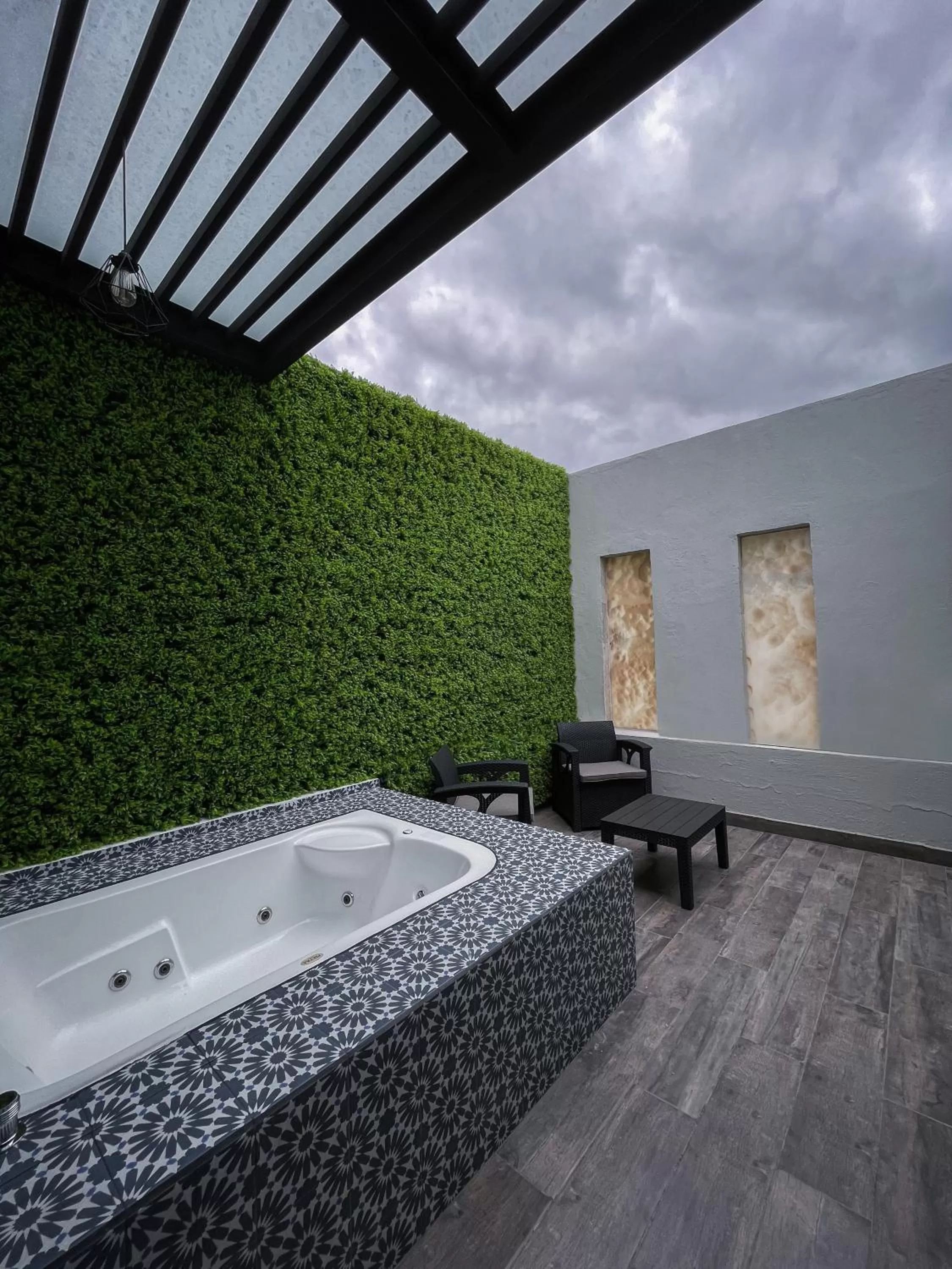 Hot Tub in Fato Hotel