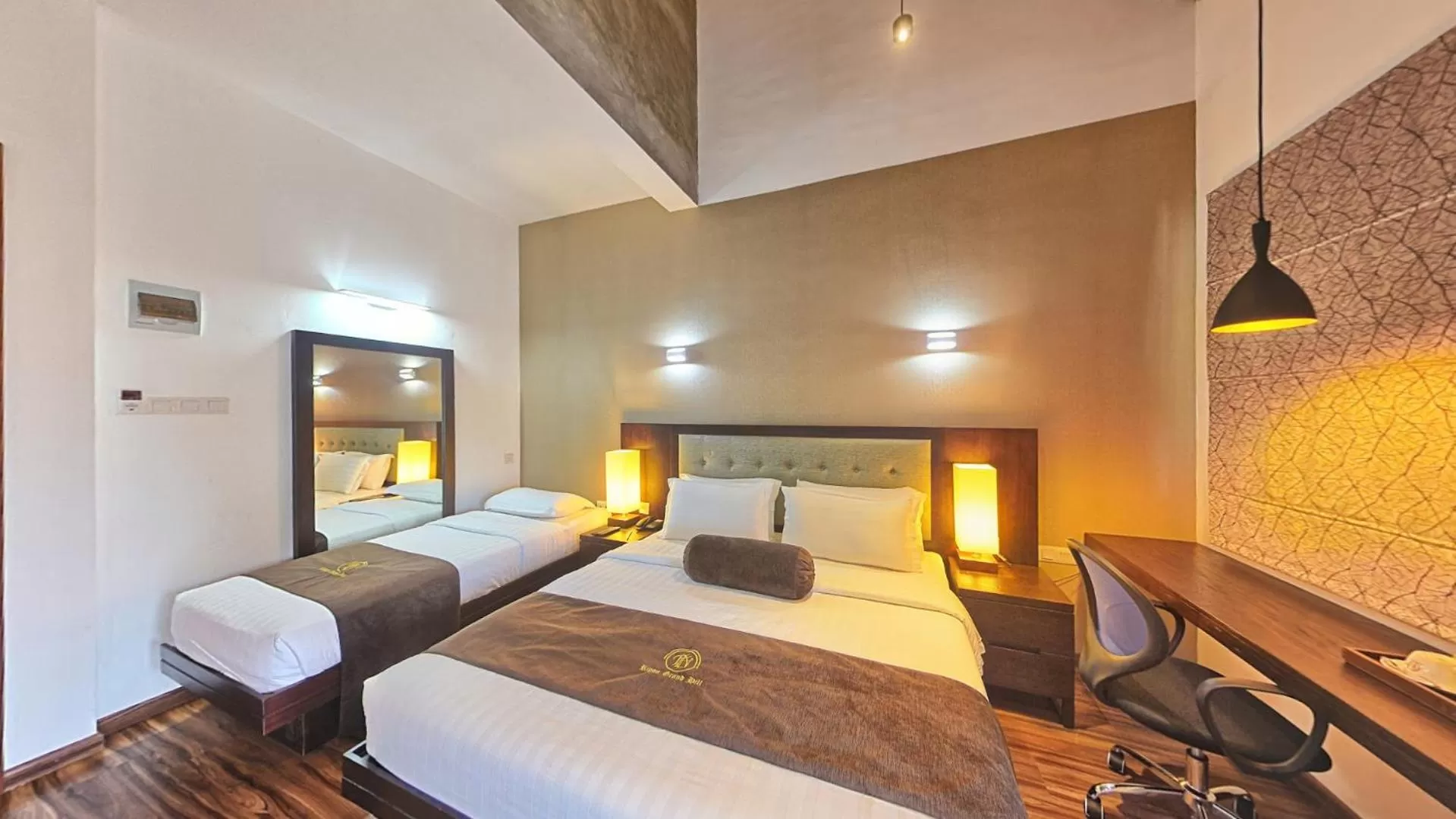 Photo of the whole room, Bed in Ripon Grand Hill By EHI