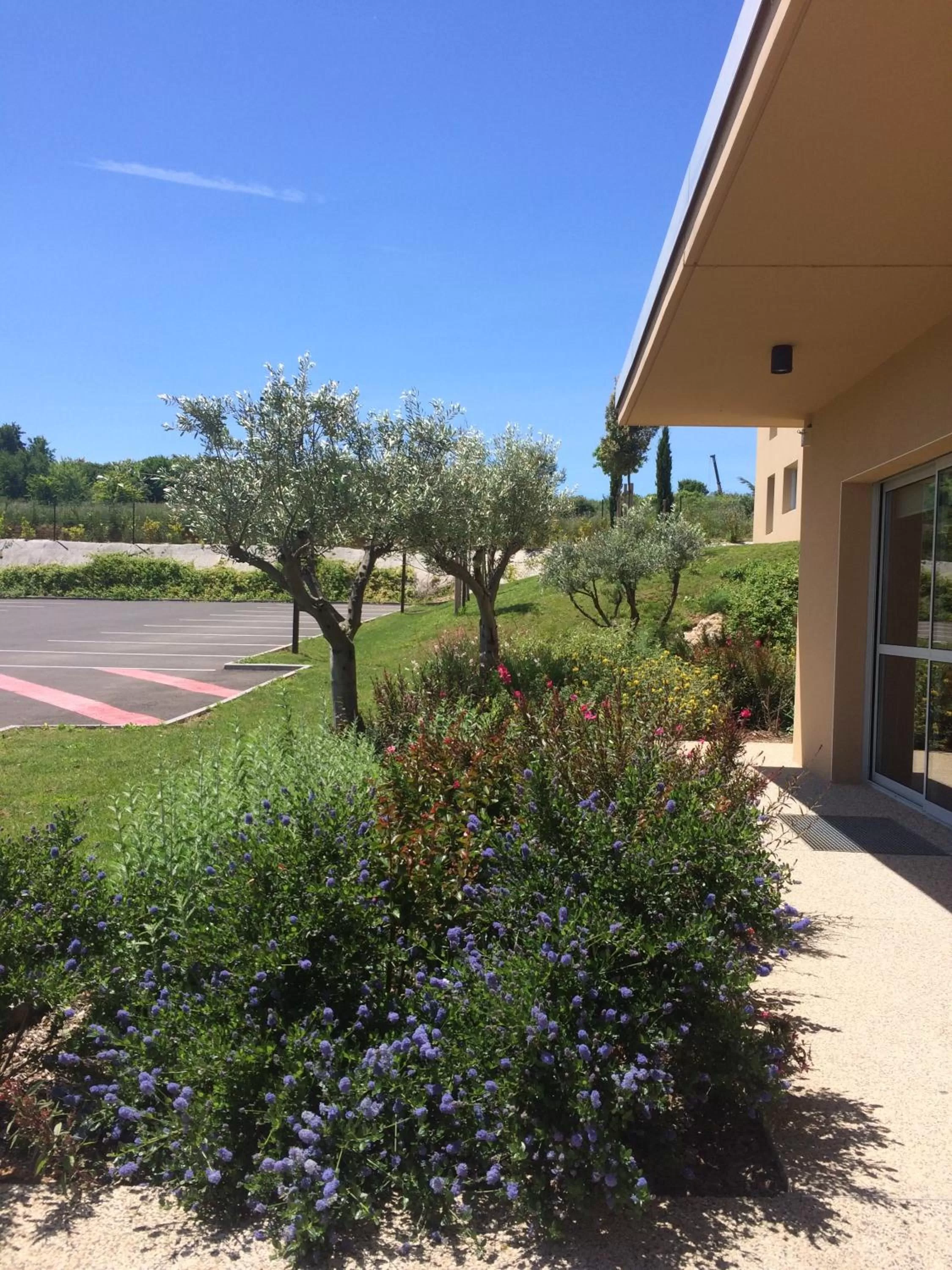 Garden in The Originals City, Hôtel Ecoparc, Montpellier Est