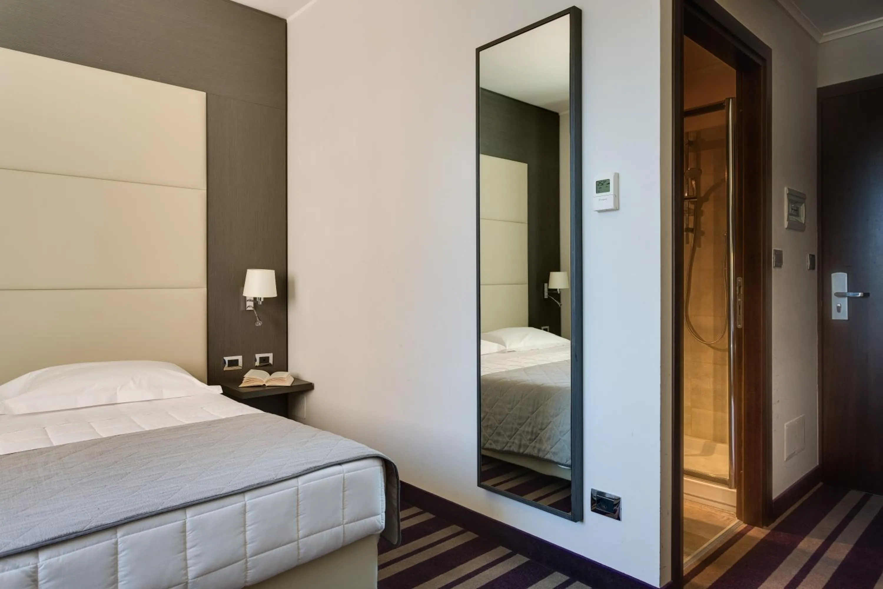 Photo of the whole room, Bed in Quality Hotel Green Palace