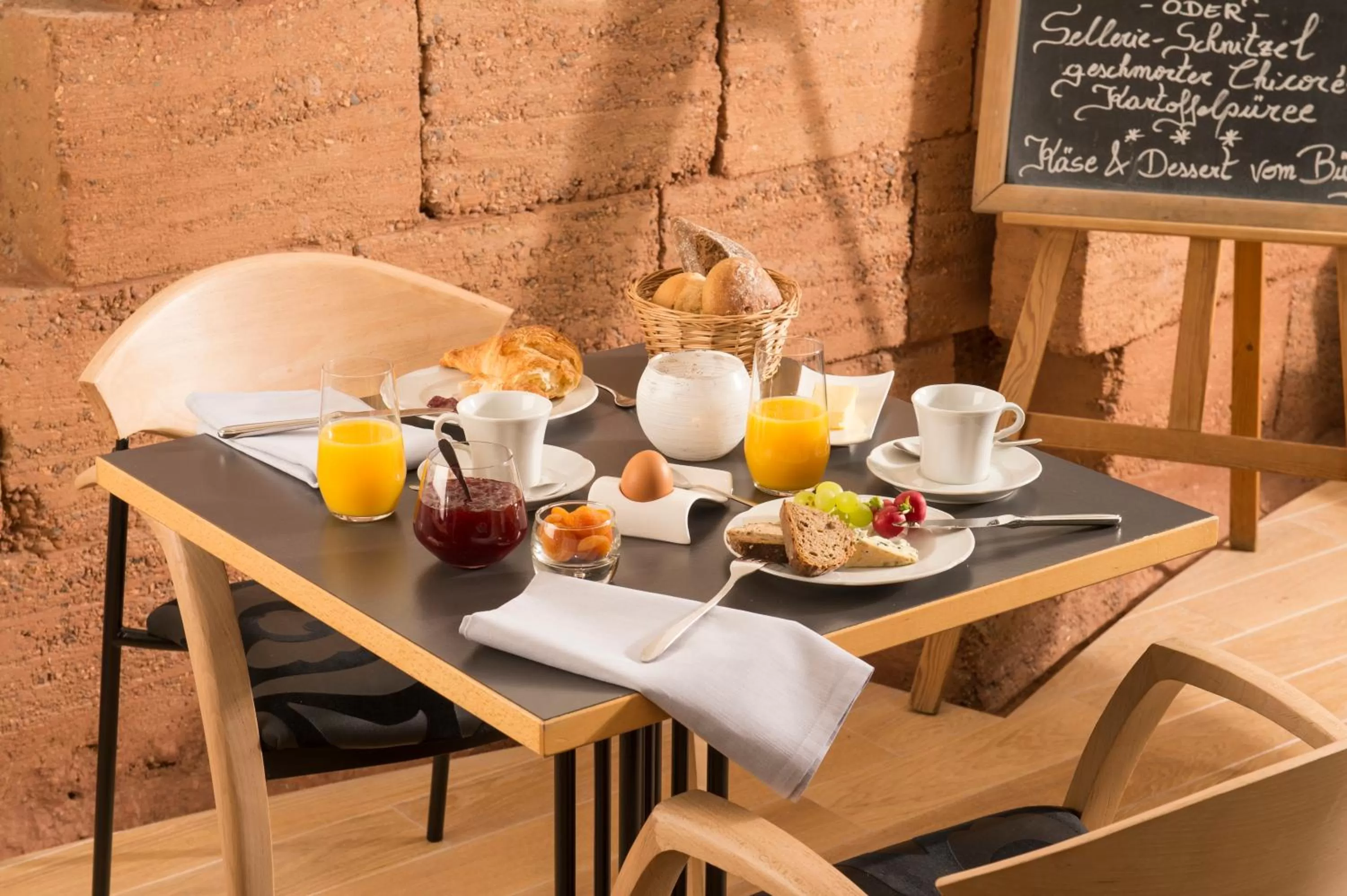 Continental breakfast, Breakfast in Sleepwood Hotel