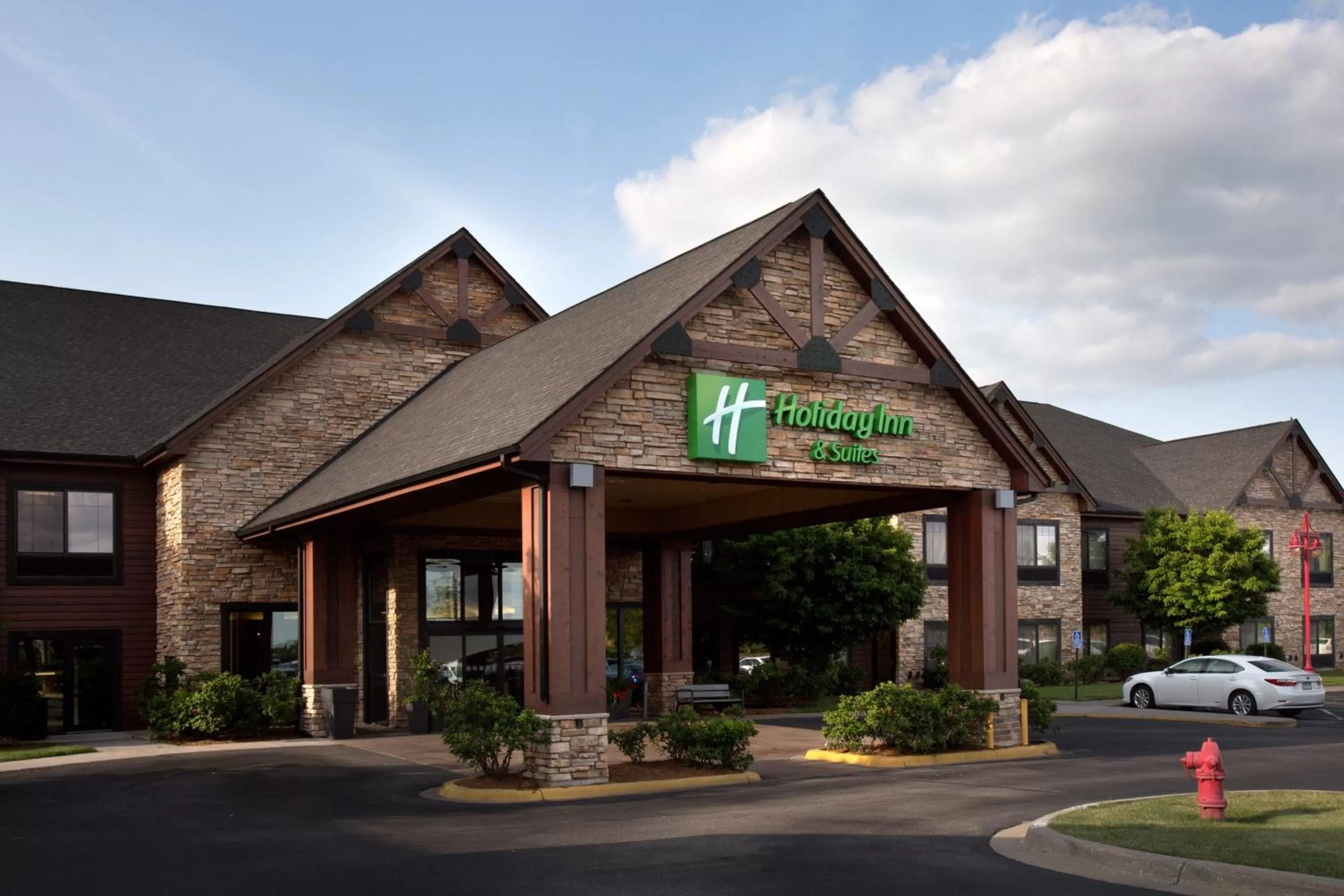 Property building in Holiday Inn St. Paul Northeast - Lake Elmo by IHG